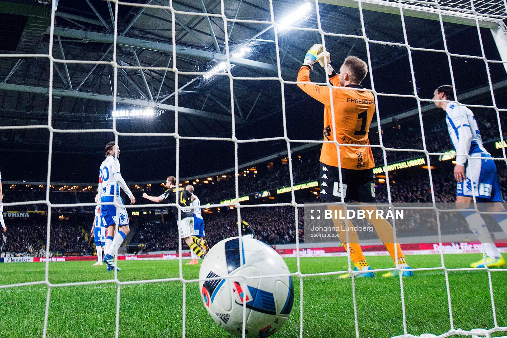IFK Göteborgs målvakt John Alvbåge deppar