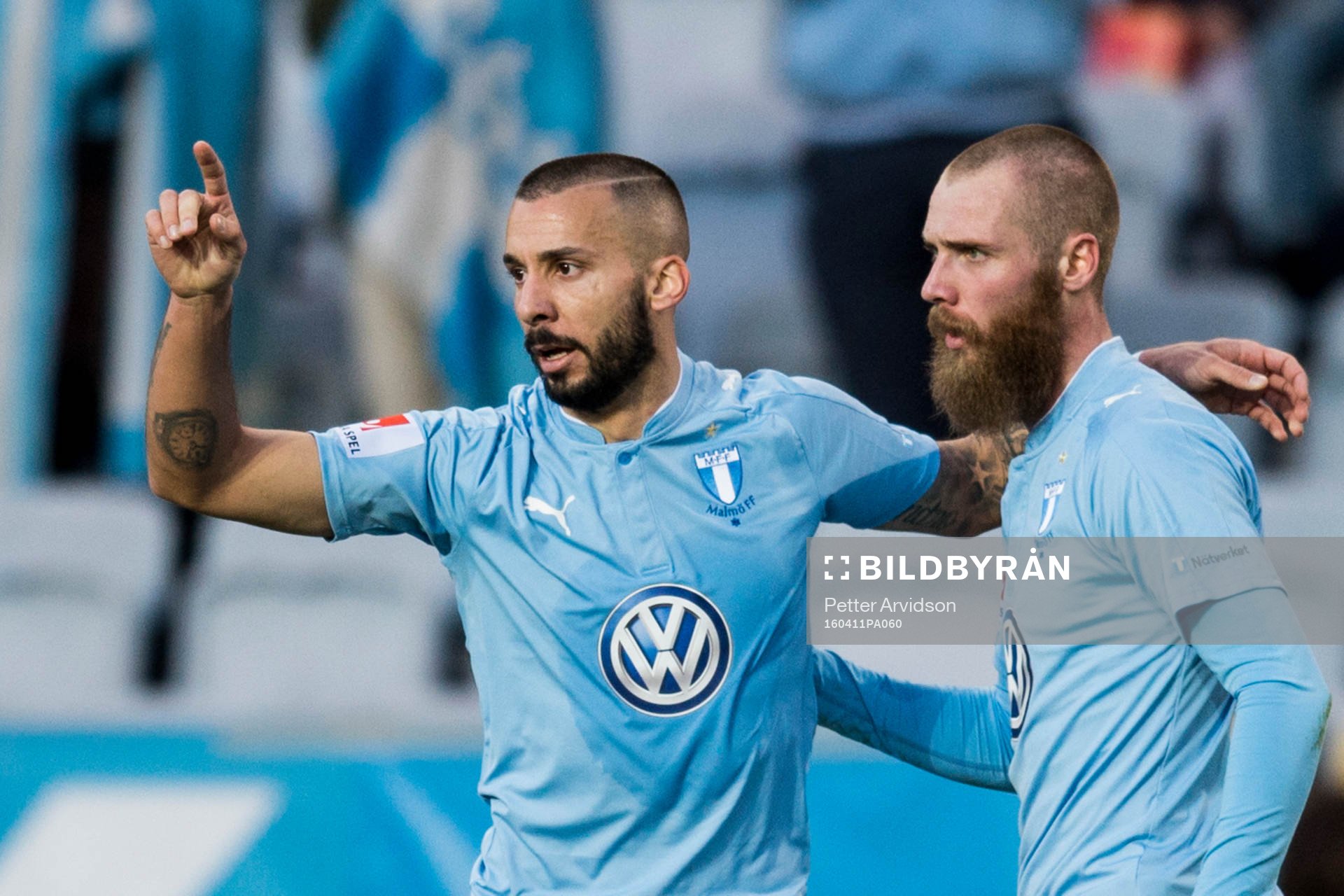 Malmö FFs Guillermo Molins jublar ihop med Jo Inge Berget efter sitt 1-1 mål under fotbollsmatchen i Allsvenskan mellan Malmö FF och GIF Sundsvall den 11 april 2016 i Malmö.