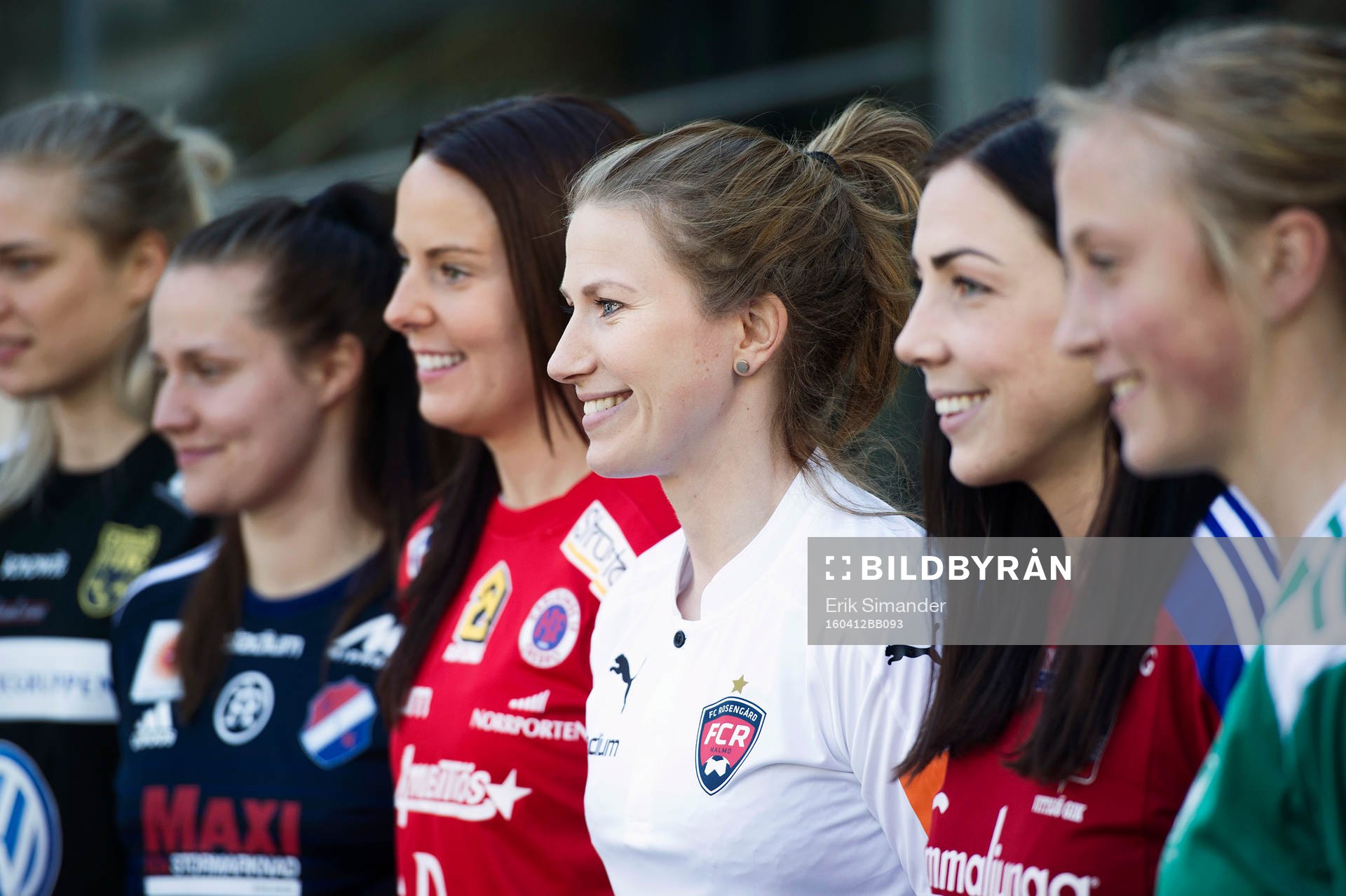 Rosengårds Emma Berglund och övriga spelare i