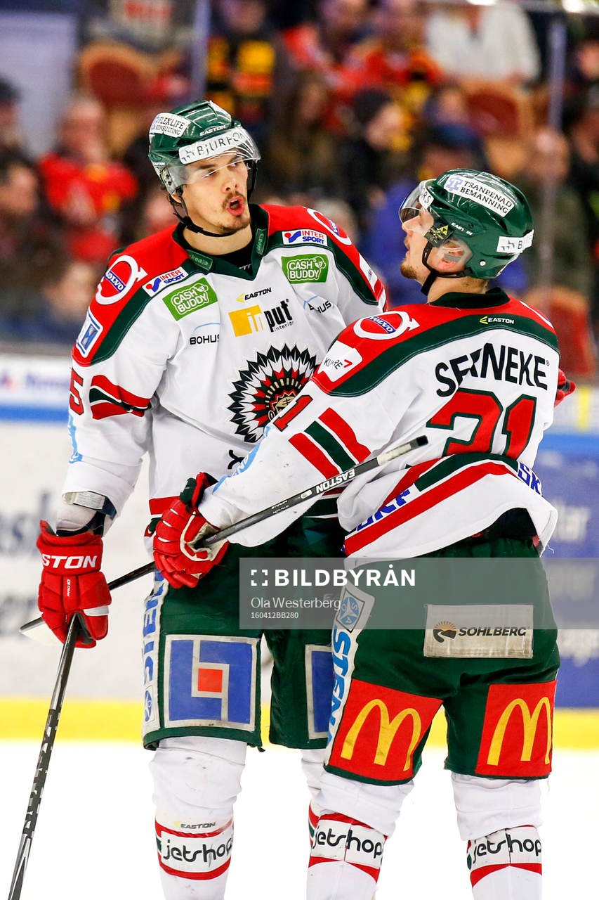 Frölundas Oliver Lauridsen och Nicklas Lasu jublar