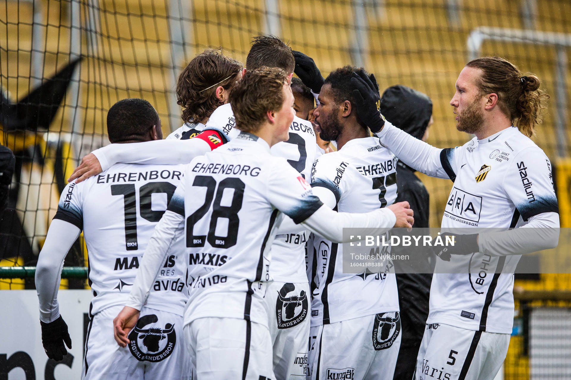 Häckens spelare jublar