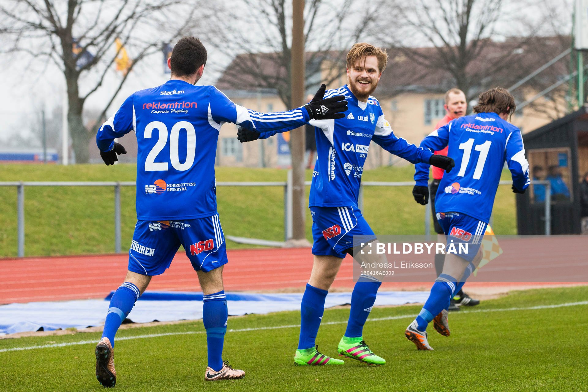 Luleås Viktor Pettersson gratulerar Joel Rajalakso som just gjort 0-1 för Luleå under fotbollsmatchen i division 1 norra mellan Akropolis IF och IFK Luleå den 16 april 2016 i Stockholm.