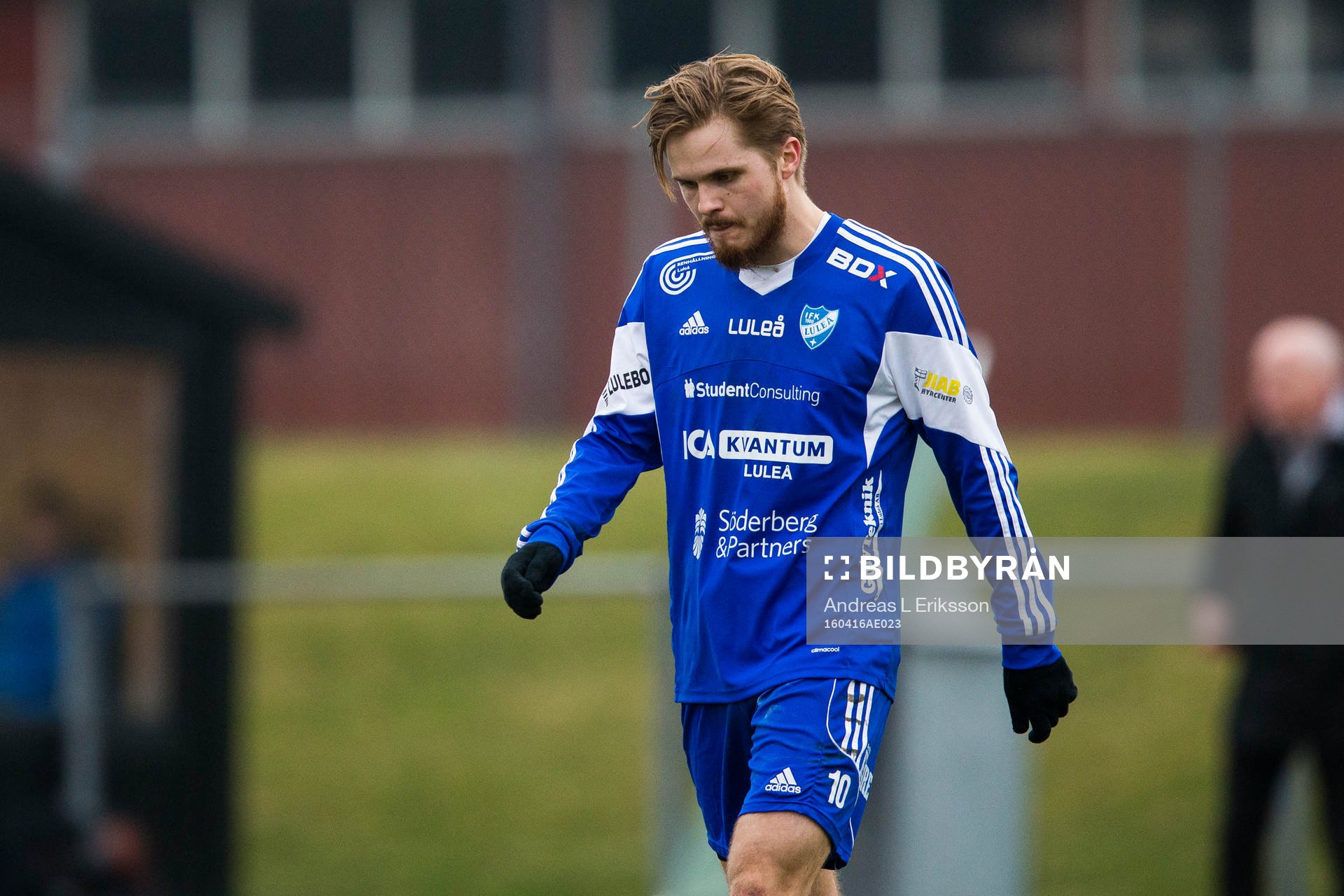 Luleås Joel Rajalakso under fotbollsmatchen i division 1 norra mellan Akropolis IF och IFK Luleå den 16 april 2016 i Stockholm. 