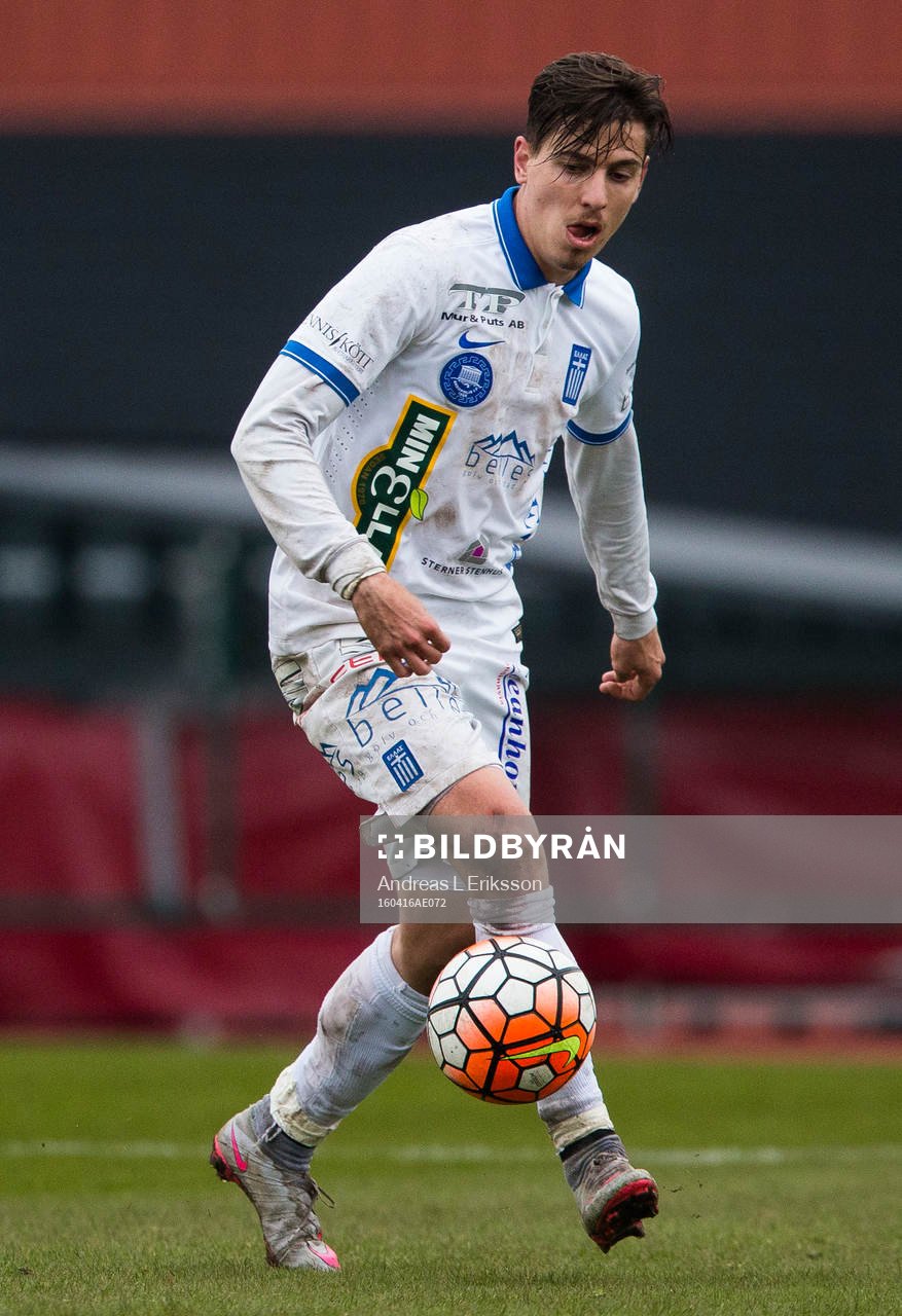 Akropolis Kostas Stavrothanasopoulos med bollen