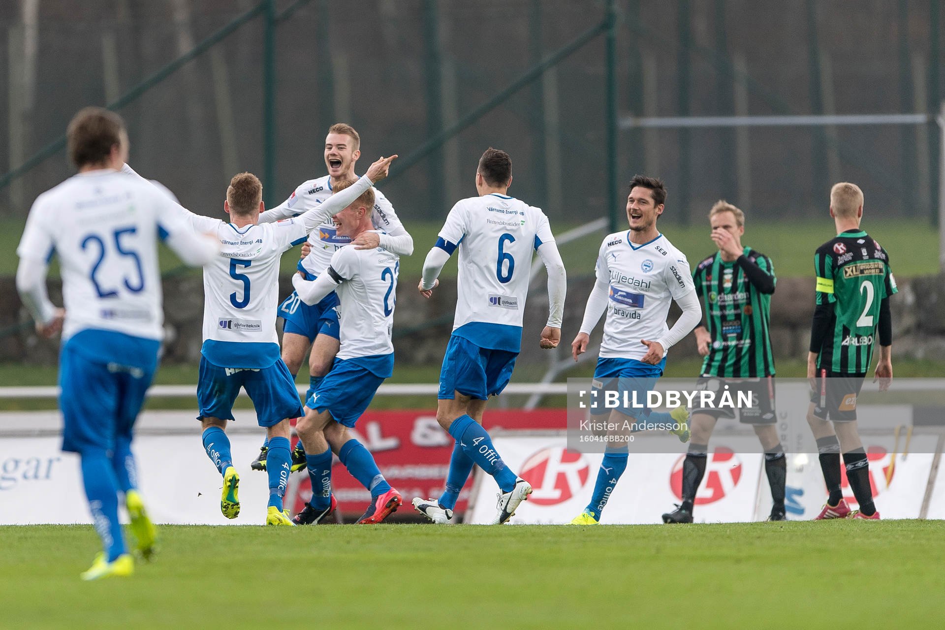 Värnamos Freddy Winst jublar