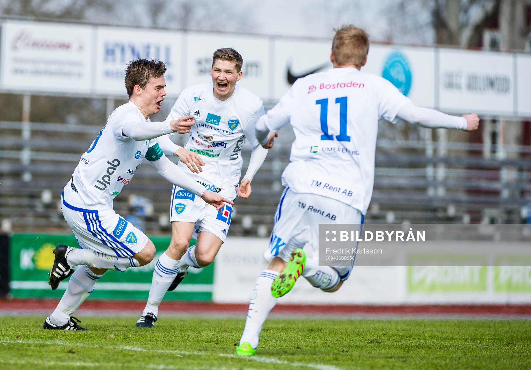 Umeås Jens Sjöström jublar efter han gjort 0-1 under fotbollsmatchen i Division 1 norra mellan Carlstad United och Umeå den 16 april 2016 i Karlstad.