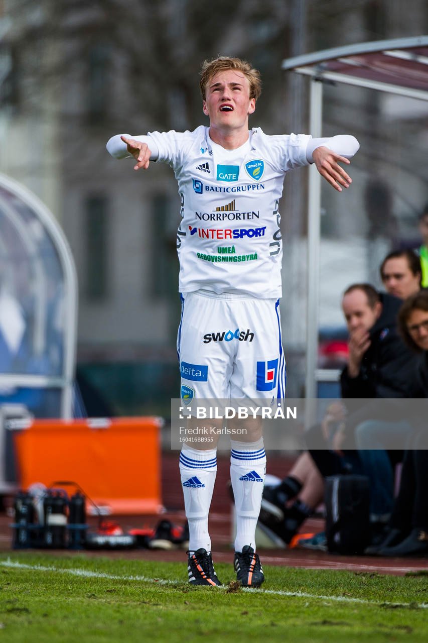 Umeås Jens Stigedahl gör ett inkast