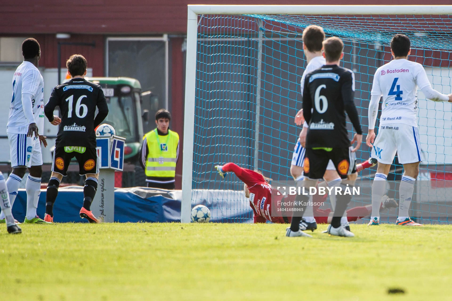 Umeås Pilip Vaitsiakhovich släpper in 3-2 målet