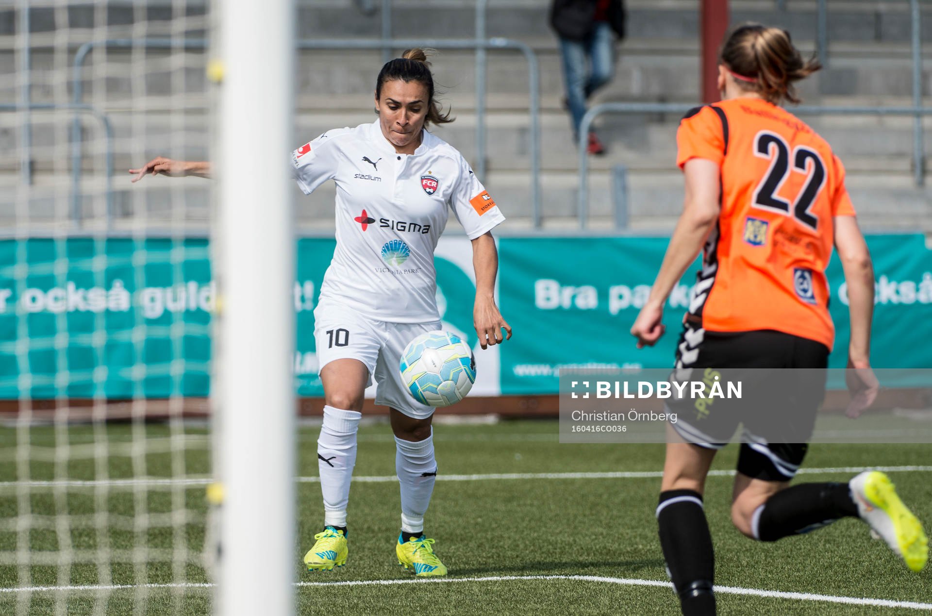 Rosengårds Marta Viera Da Silva gör 1-0. Här med
