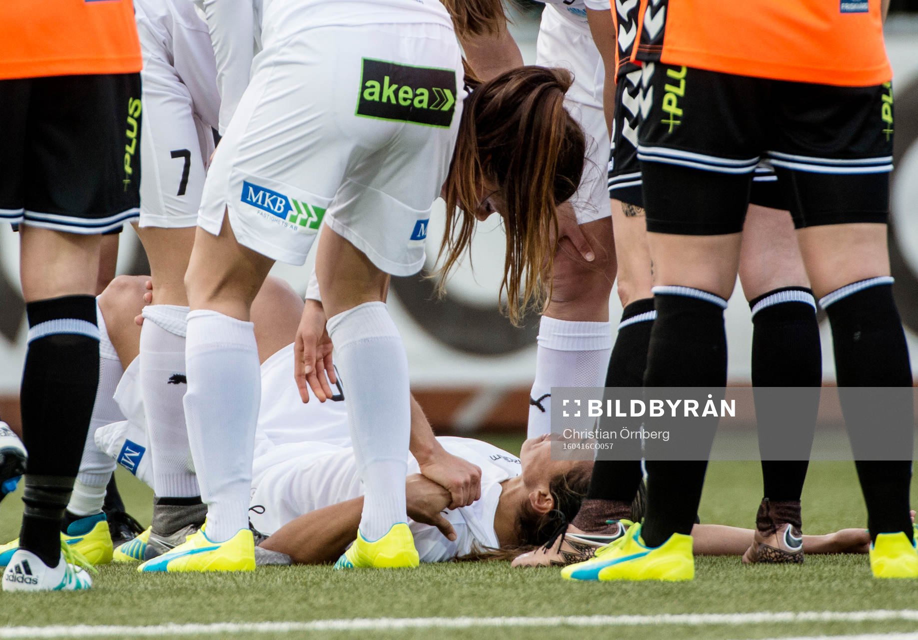 Rosengårds Marta Viera Da Silva får en smäll och blir