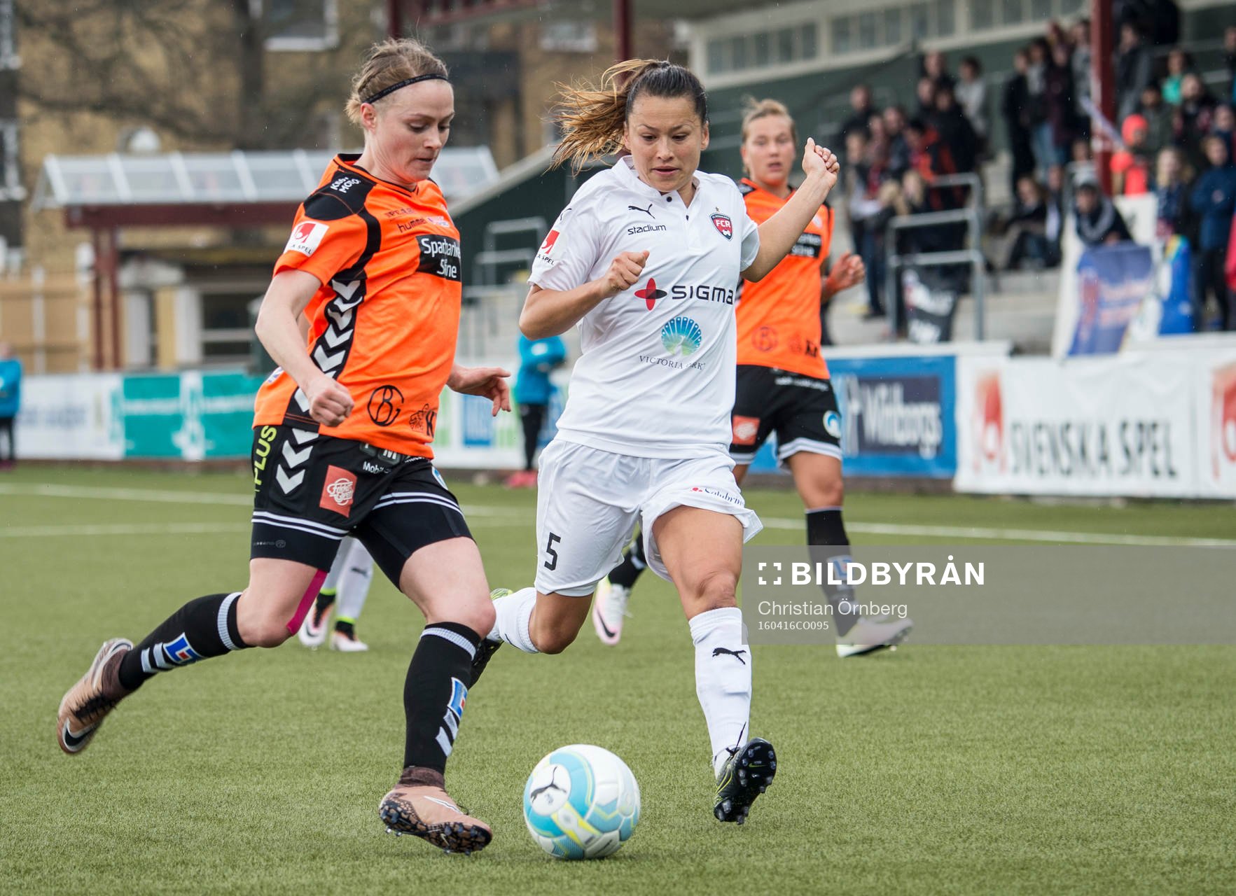 Kristianstads Sif Atladottir mot Rosengårds Alexandra Riley
