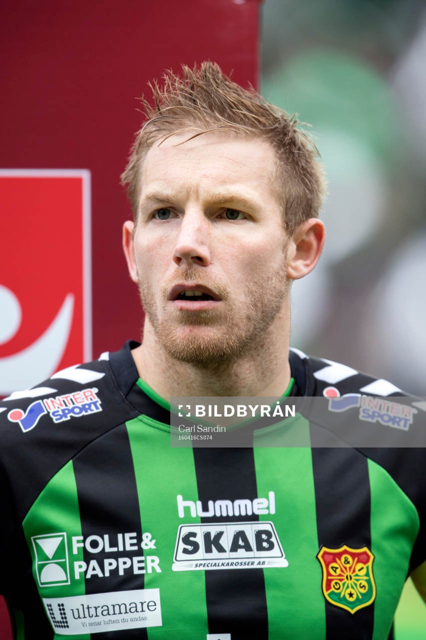 GAIS Steven Old vid lineup innan fotbollsmatchen i