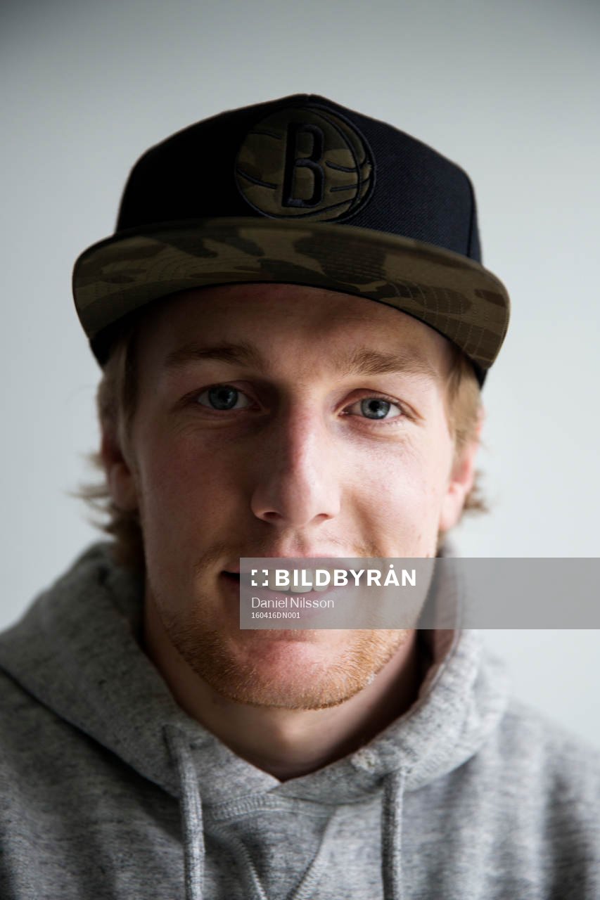 16 Emil Forsberg