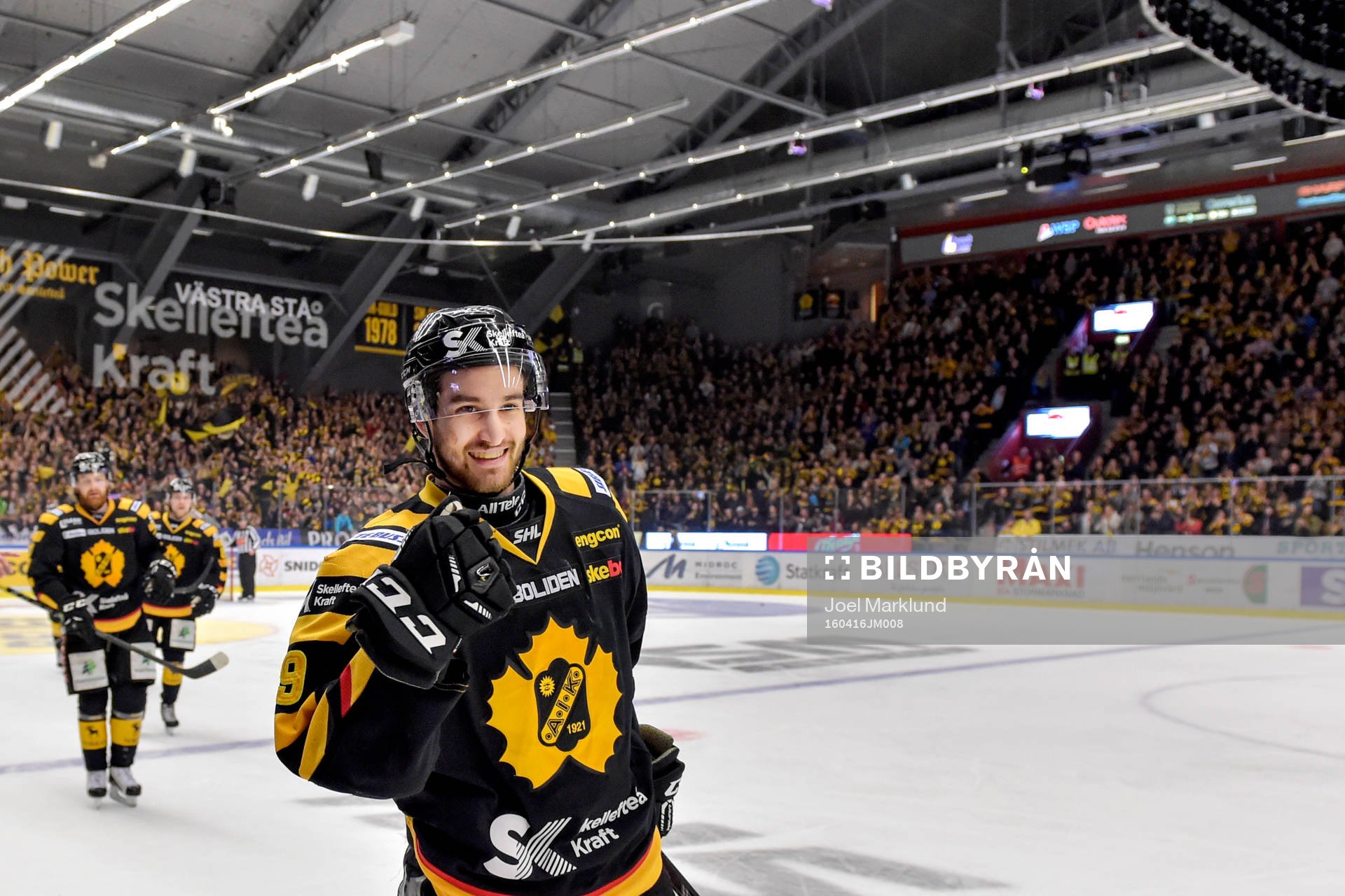 Skellefteås Andrew Calof jublar