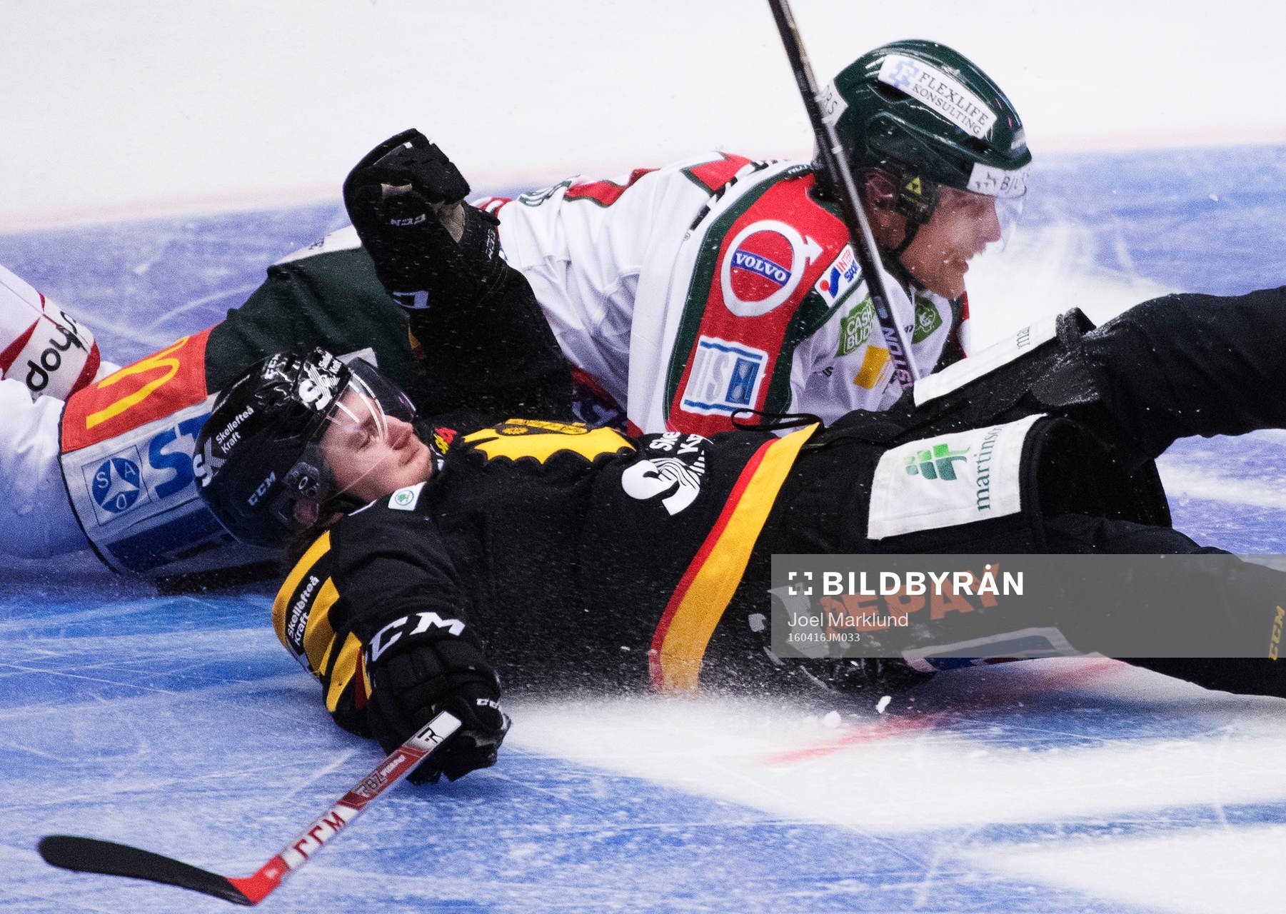 Skellefteås Sebastian Aho och Frölundas Joey Crabb