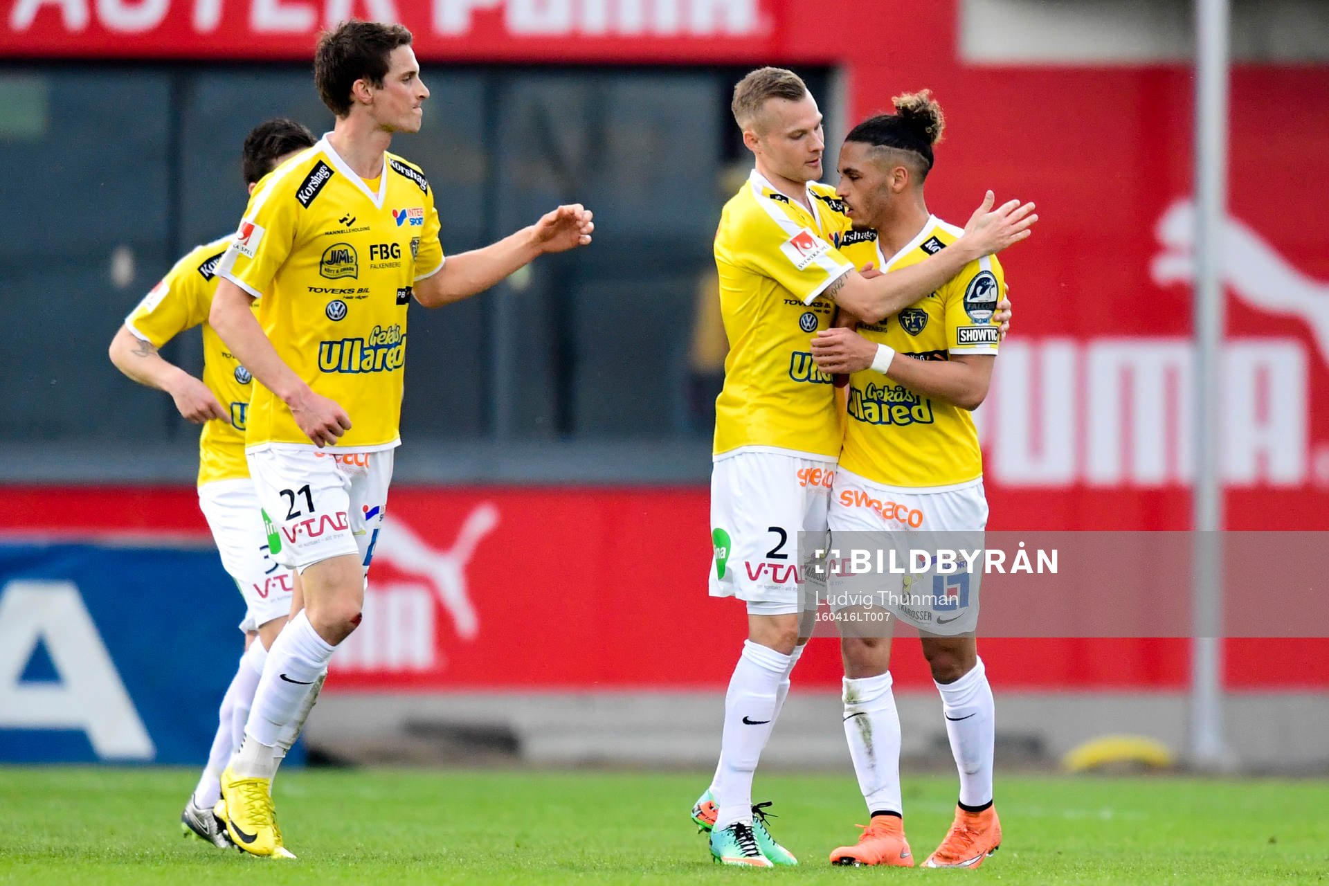 Falkenbergs David Svensson jublar