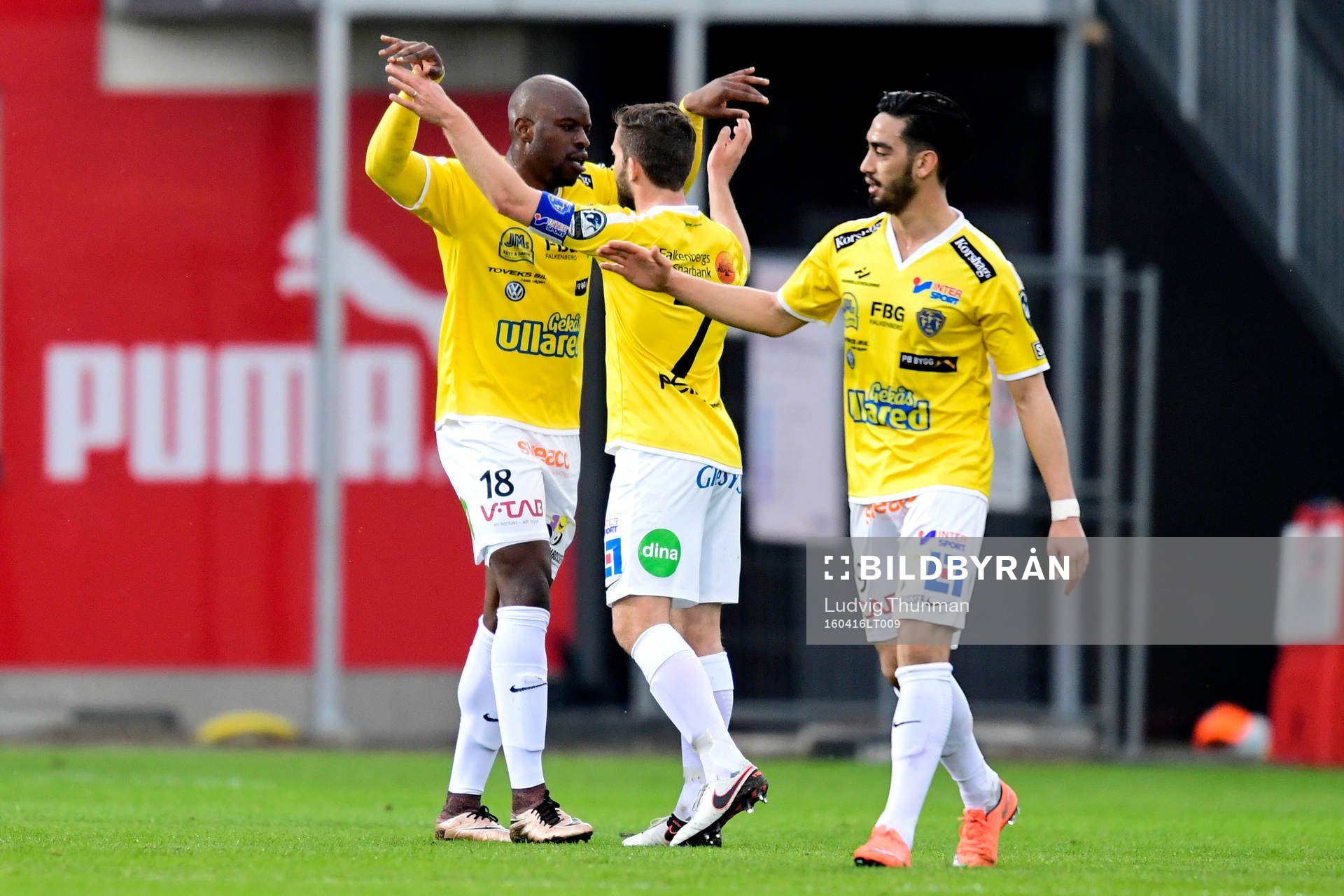 Falkenbergs David Svensson jublar