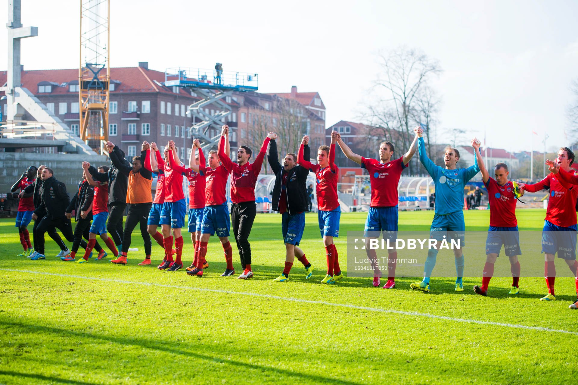 Helsingborgs spelare tackar publiken