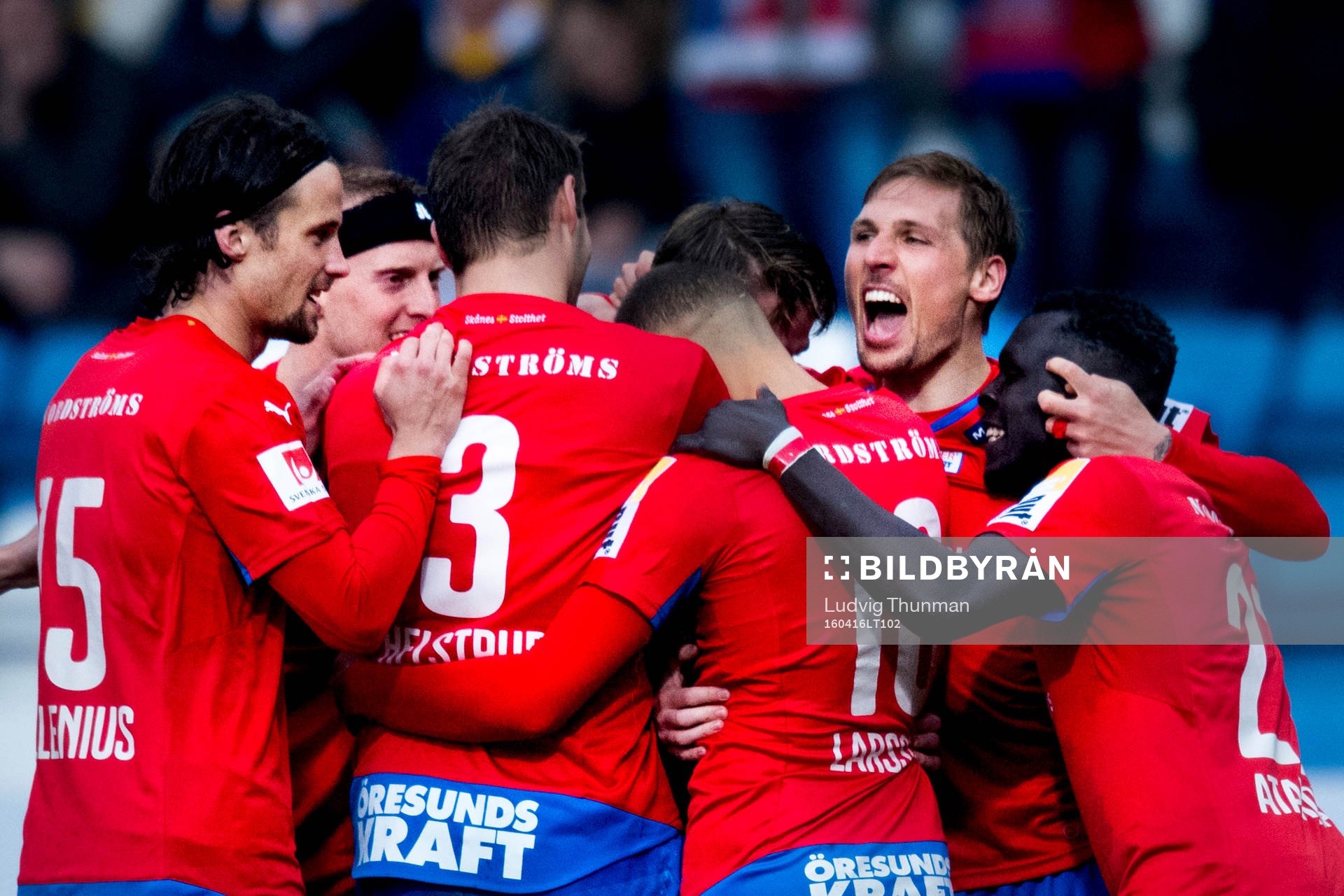 Helsingborgs Martin Christensen jublar med lagkamraterna