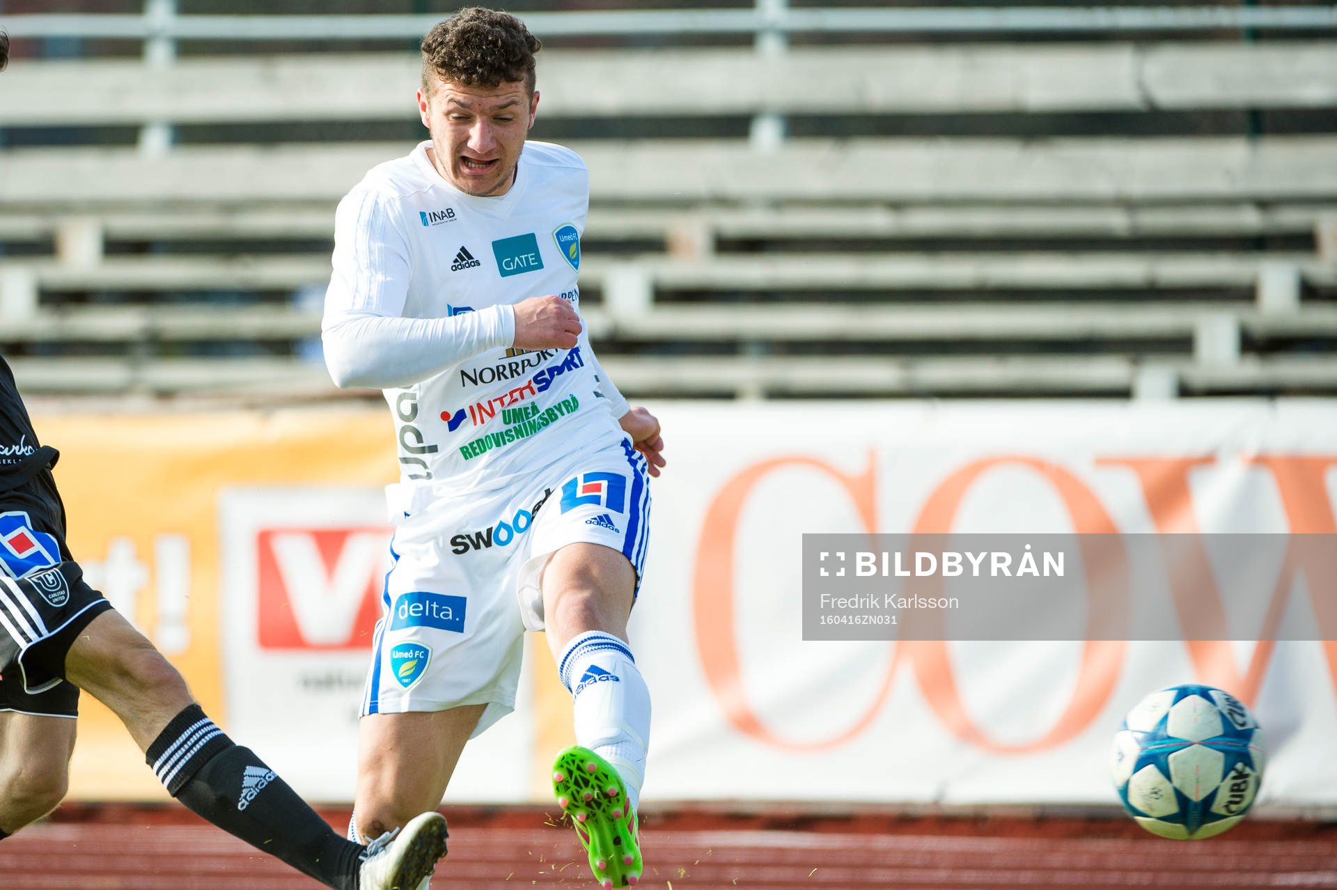 Umeås Ante Petrovic ?under fotbollsmatchen i Division 1 norra mellan Carlstad United och Umeå den 16 april 2016 i Karlstad.