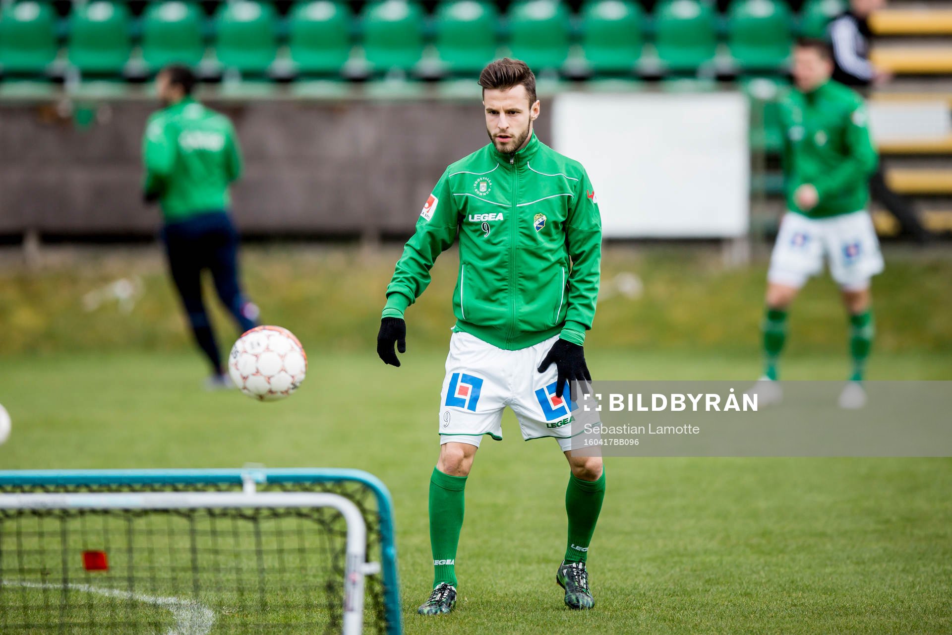 Ljungskiles Admir Bajrovic värmer upp