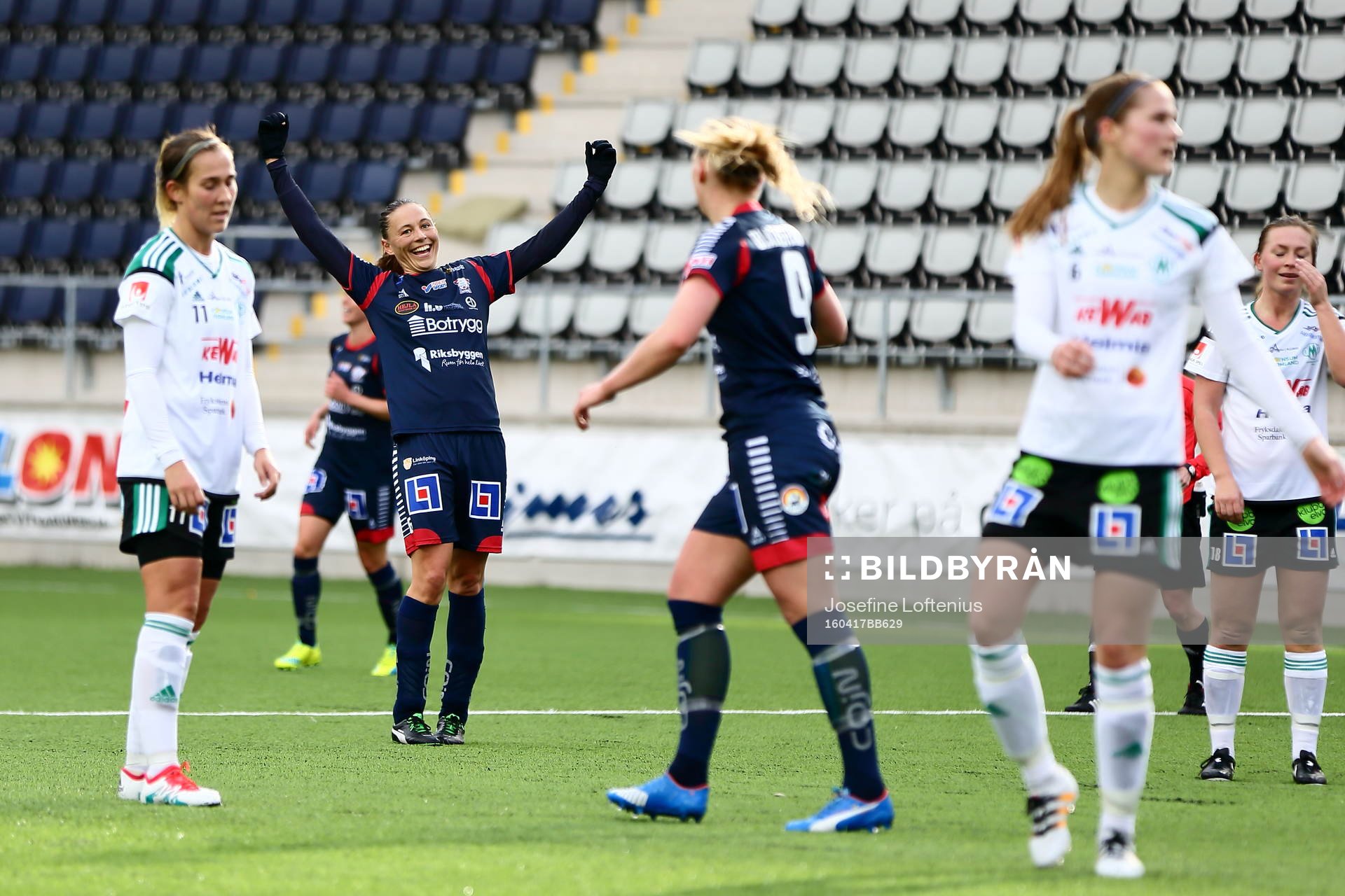 Linköpings Mariann Gajhede har precis gjort mål och