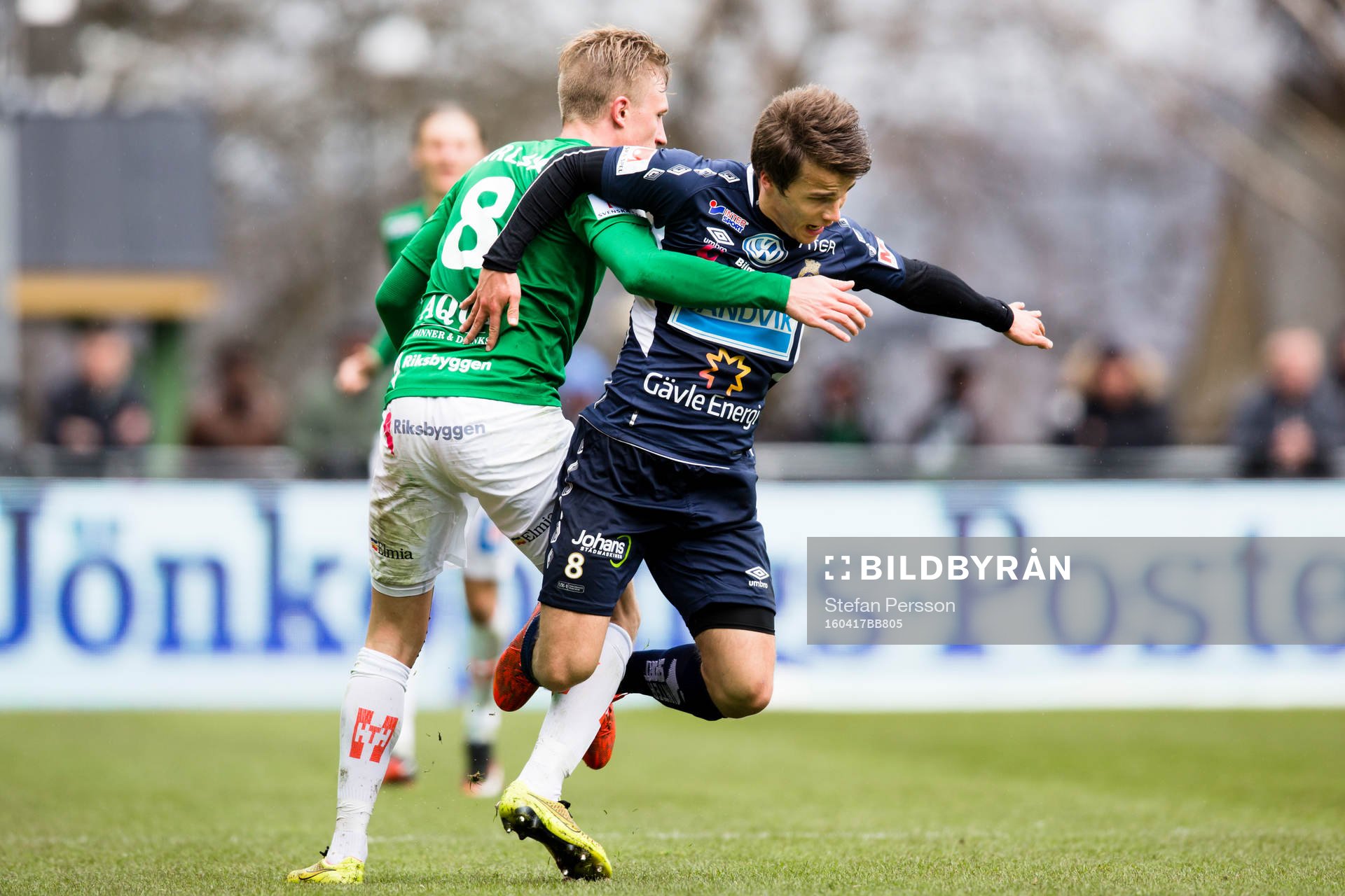 Jönköpings Joakim Karlsson stoppar Gefles Simon Skrabb