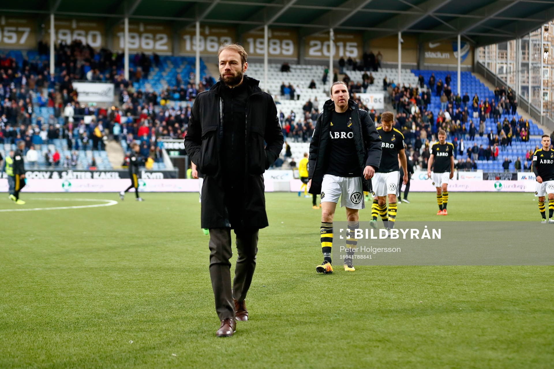 s tränare Andreas Alm deppar