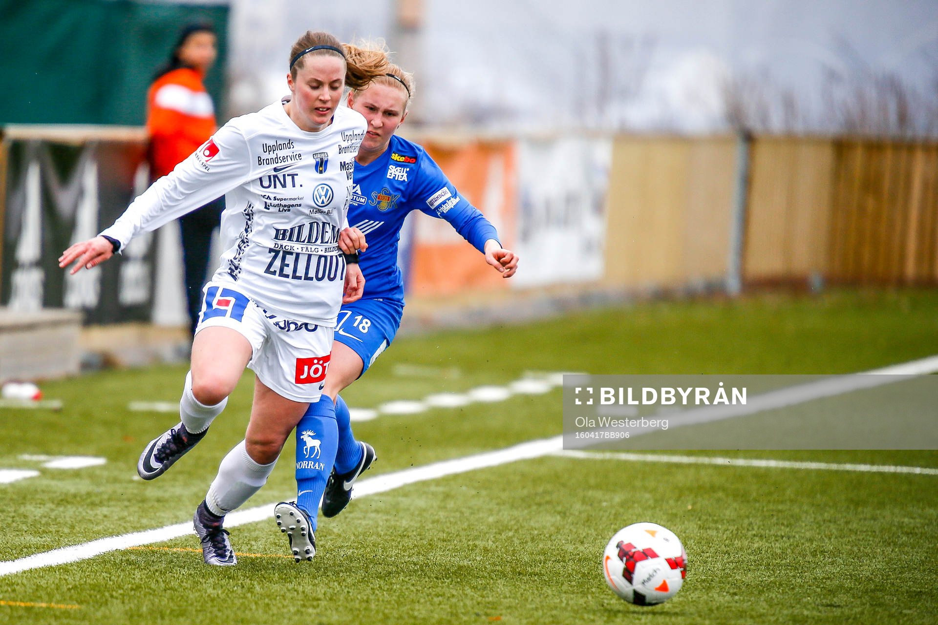 Sirius Stina Melin  i premiären av elitettan i fotboll mellan Sunnanå och Sirius den 17 april 2016 i Skellefteå.