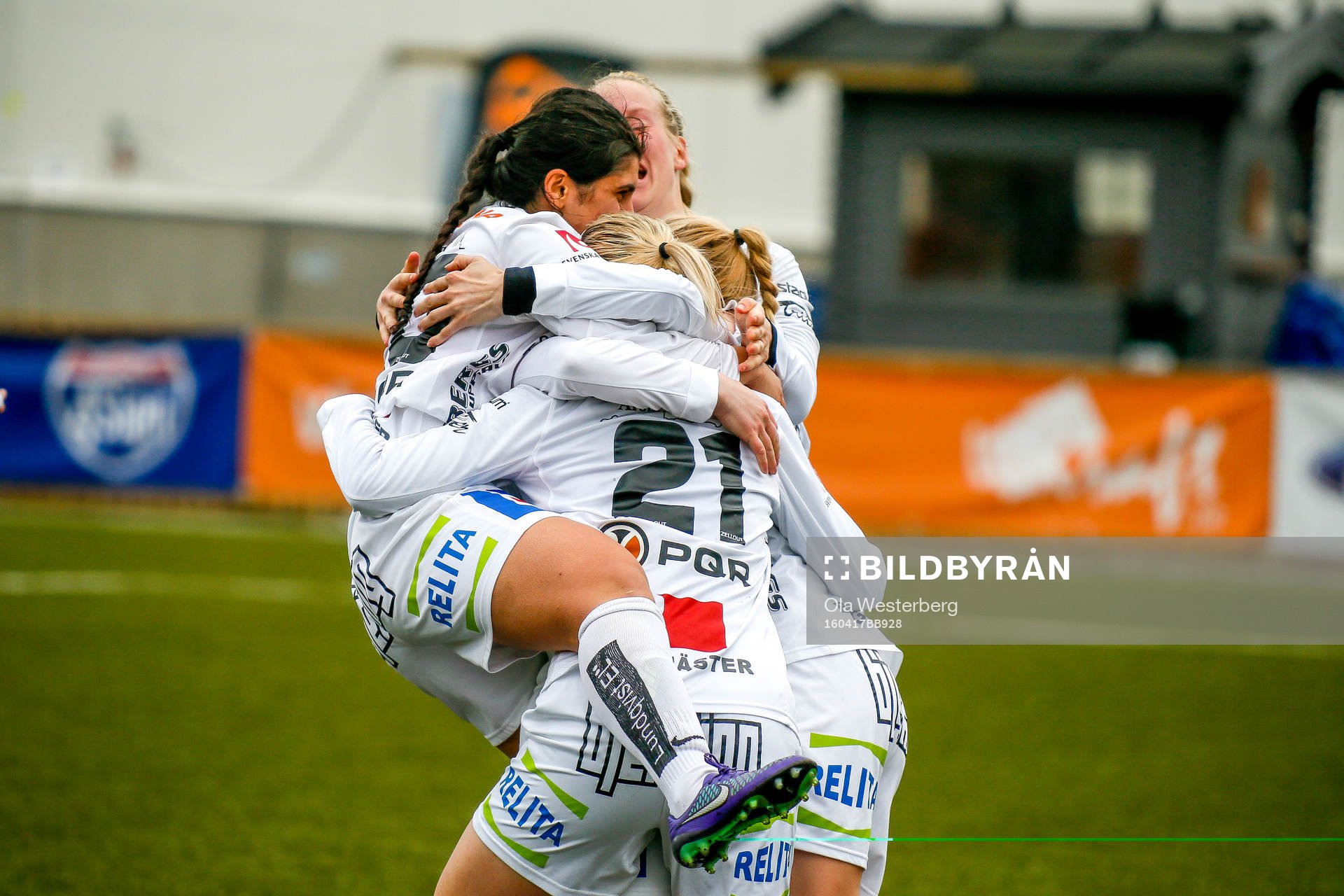 Sirius Elin Åkerman ocj Aisha Faiqi  jublar