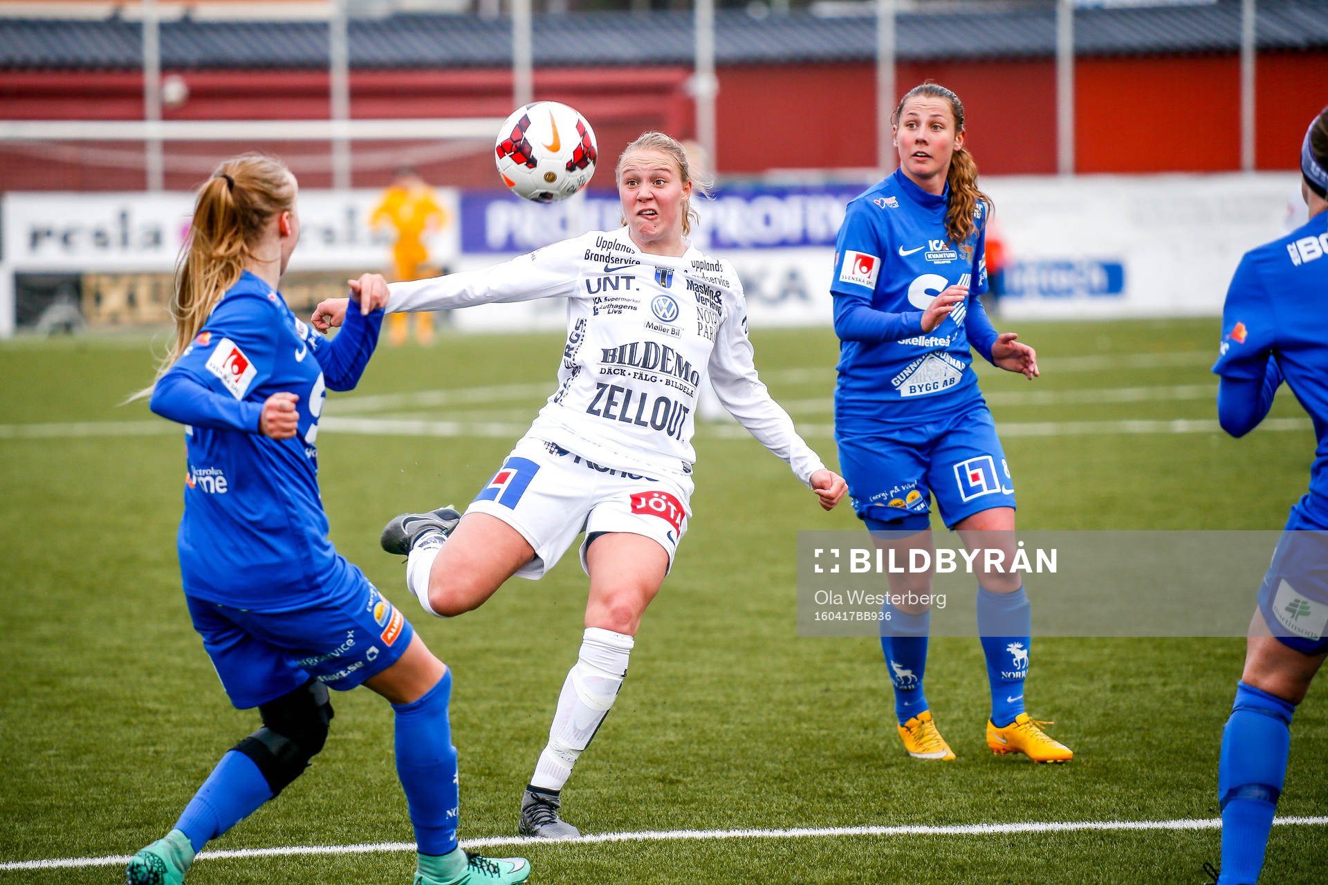 Sirius Julia Lyckberg  i premiären av elitettan i fotboll mellan Sunnanå och Sirius den 17 april 2016 i Skellefteå.
