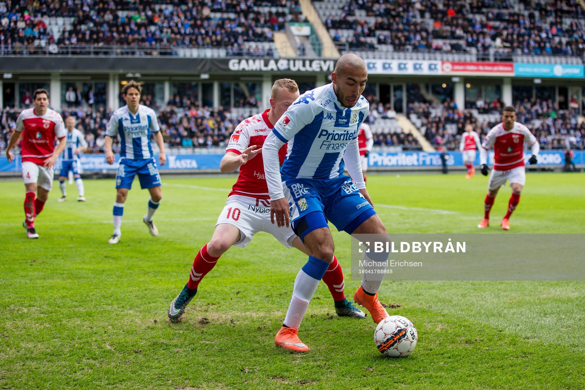 IFK Göteborgs Haitam Aleesami mot Kalmars Tobias Eriksson