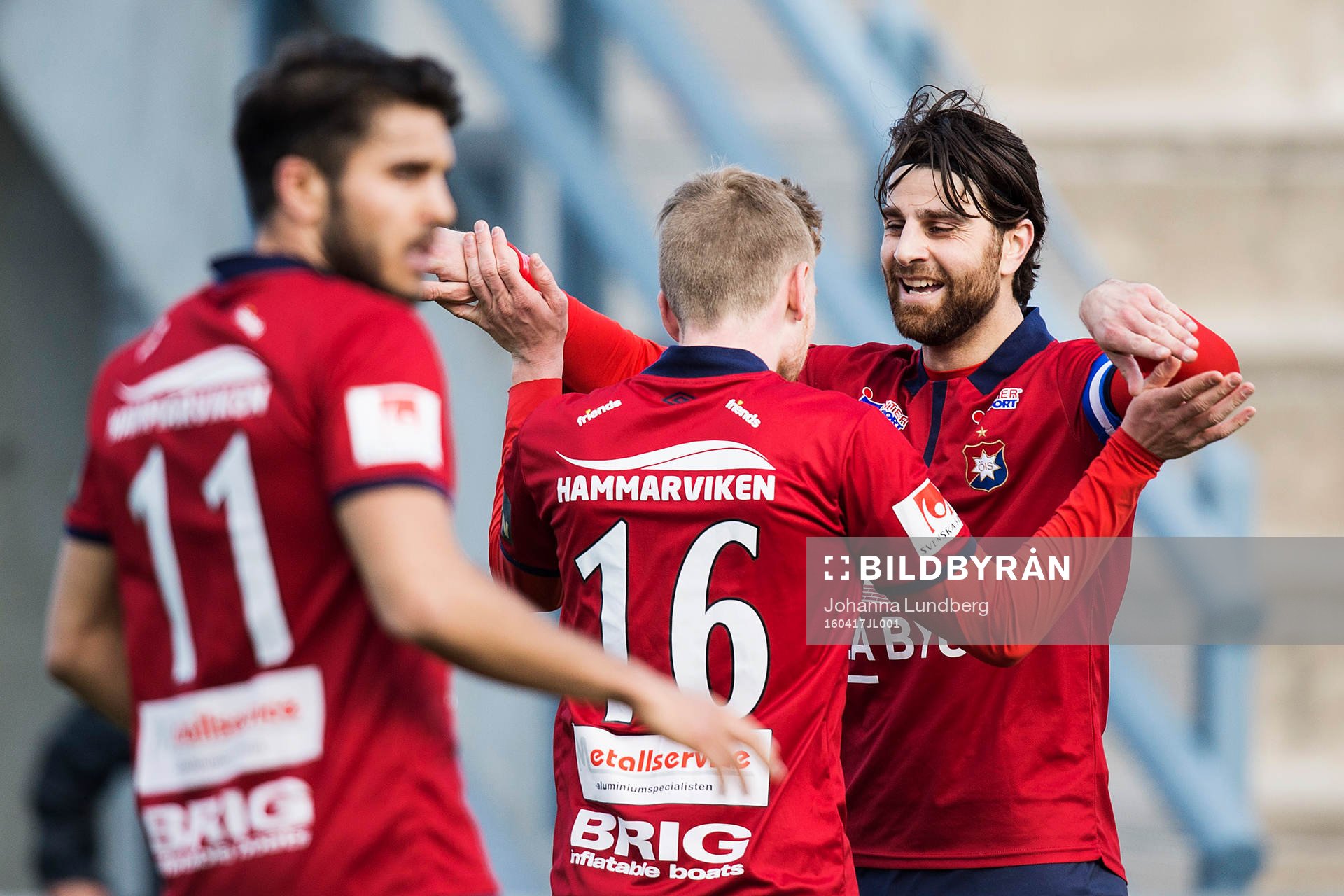 Örgrytes George Mourad (th) jublar med Sebastian Ohlsson