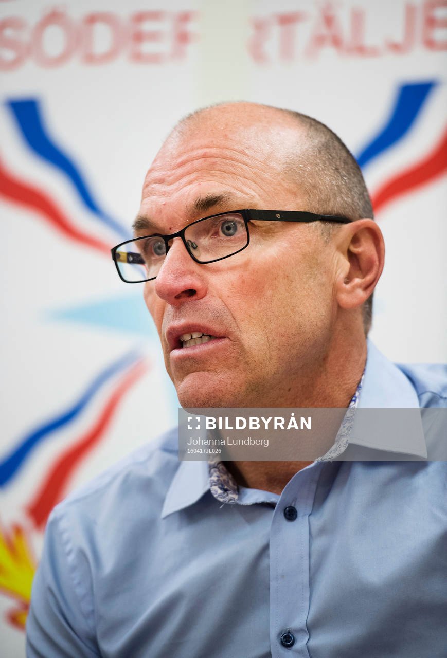 Assyriskas tränare Tor-Arne Fredheim deltar i en