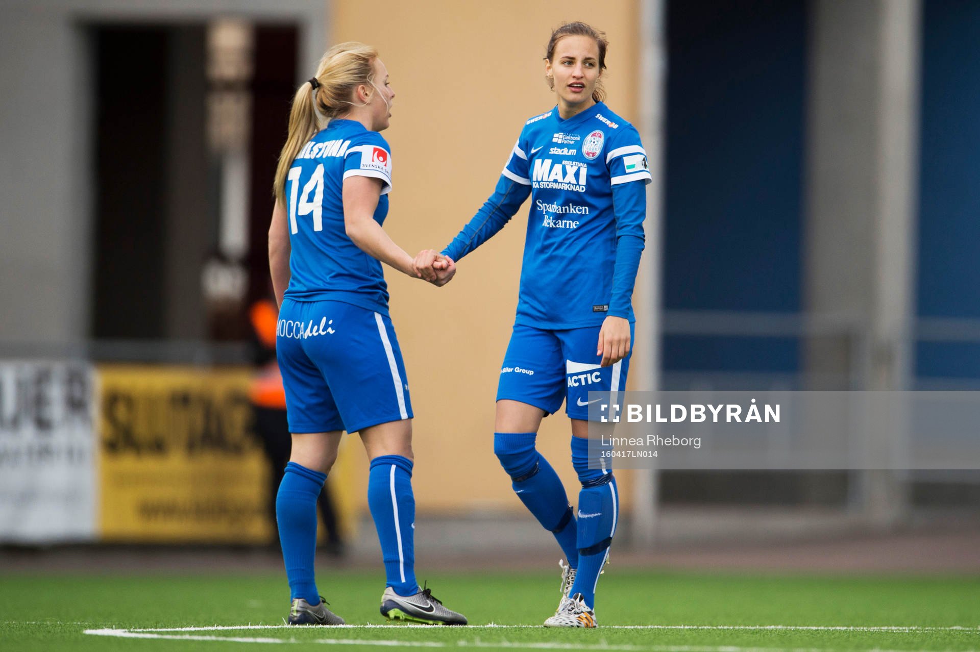 Eskilstunas Mimmi Larsson  och Nathalie Björn gör
