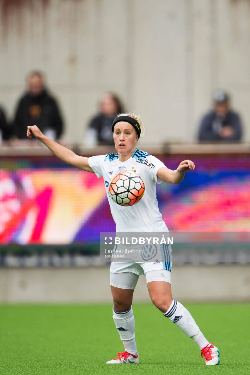Djurgårdens Annika Kukkonen under fotbollsmatchen i Damallsvenskan mellan Eskilstuna och Djurgården den 17 april 2016 i Eskilstuna.