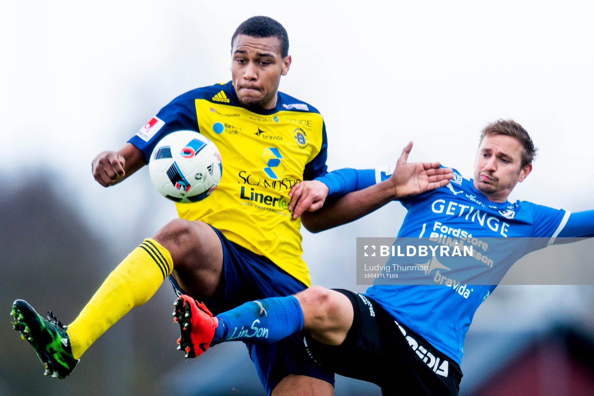 Ängelholms Patrick Dyrestam och Halmstads Fredrik Olsson