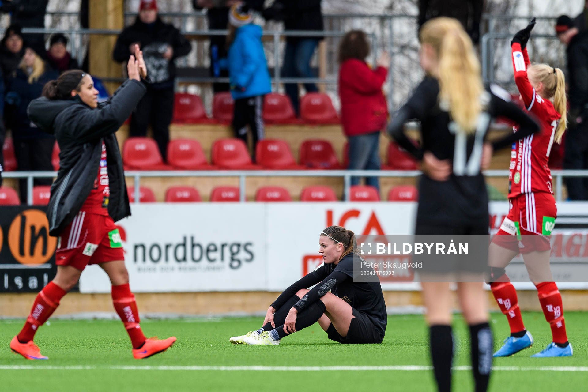 s Pauline Hammarlund deppar