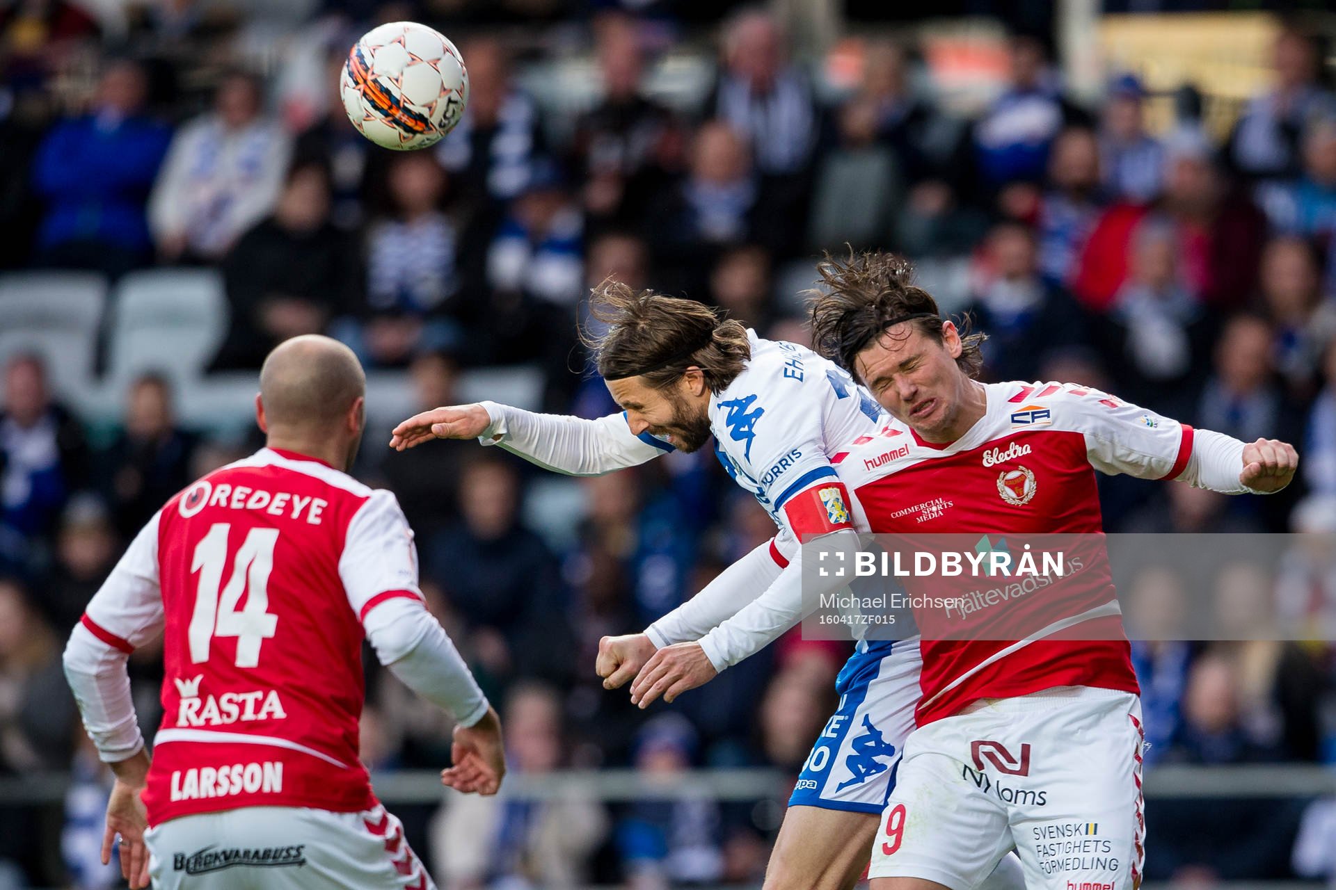 Kalmars Marcus Antonsson nickar undan bollen