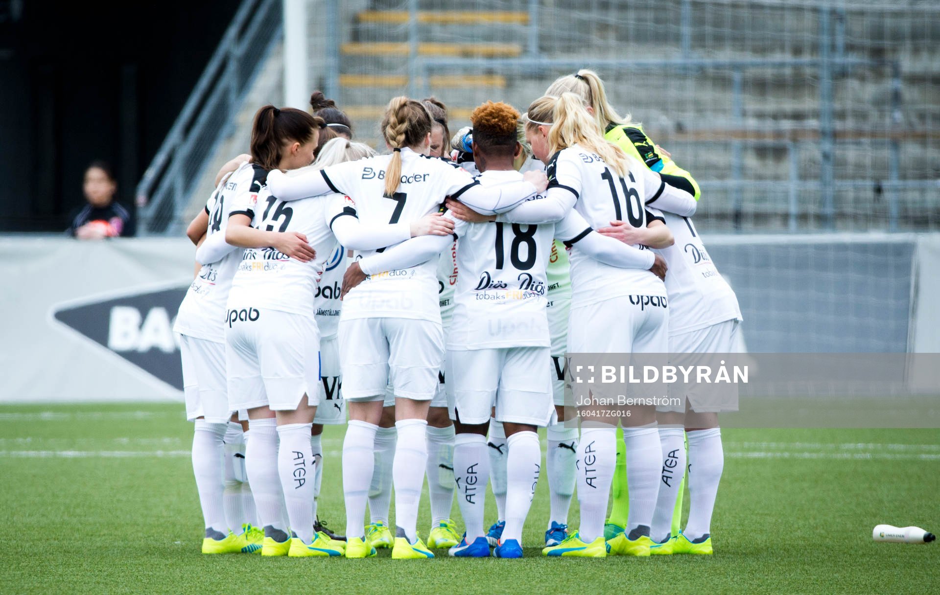 Umeås startelva samlas innan avspark