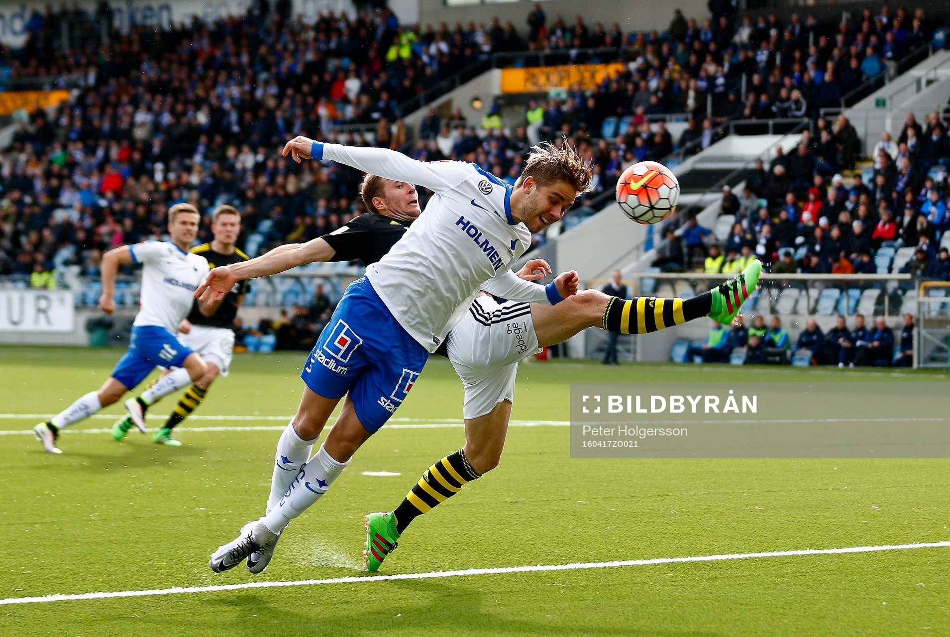 s Per Karlsson bakom Norrköpings Christoffer Nyman