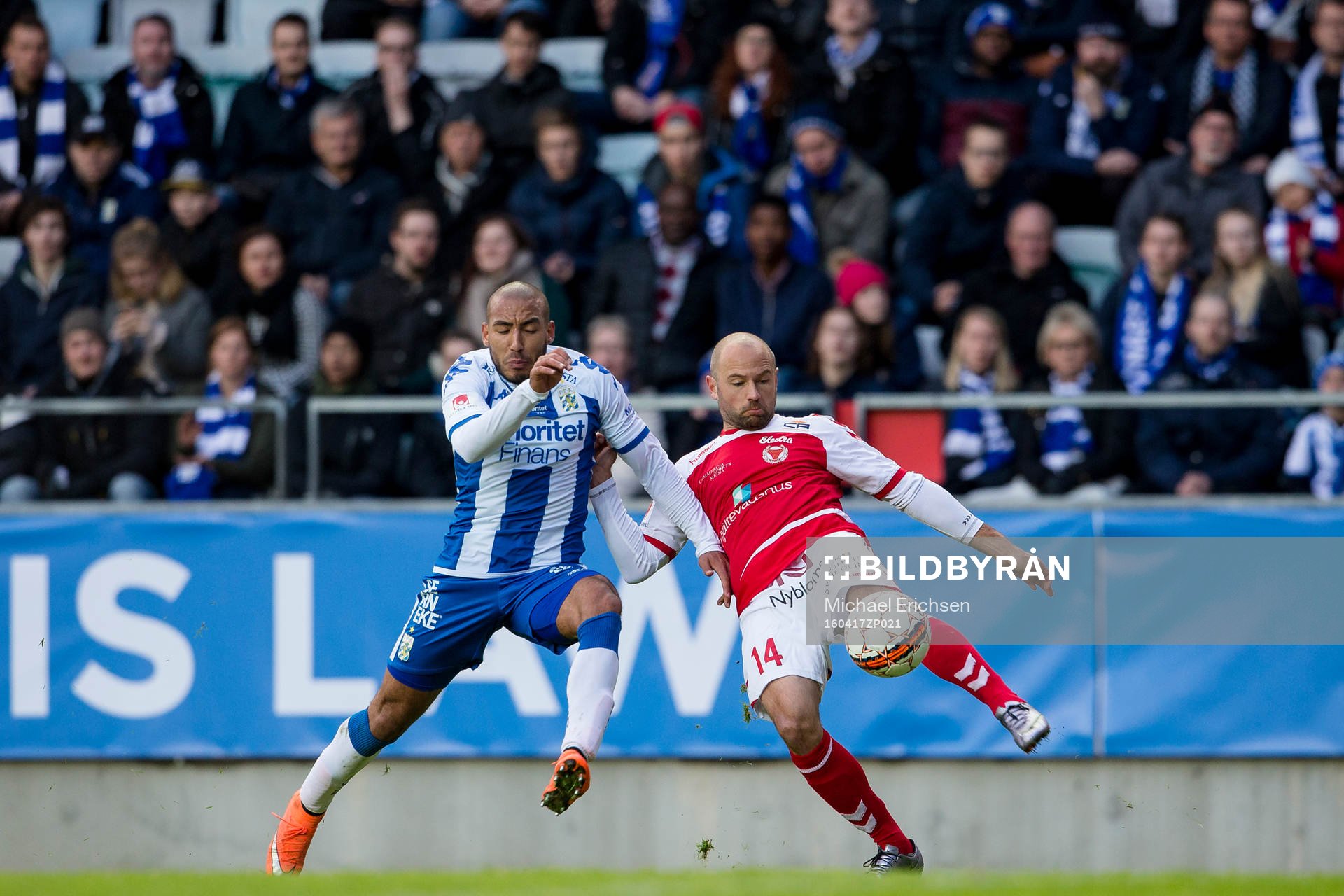 Kalmars Stefan Larsson före IFK Göteborgs Haitam Aleesami
