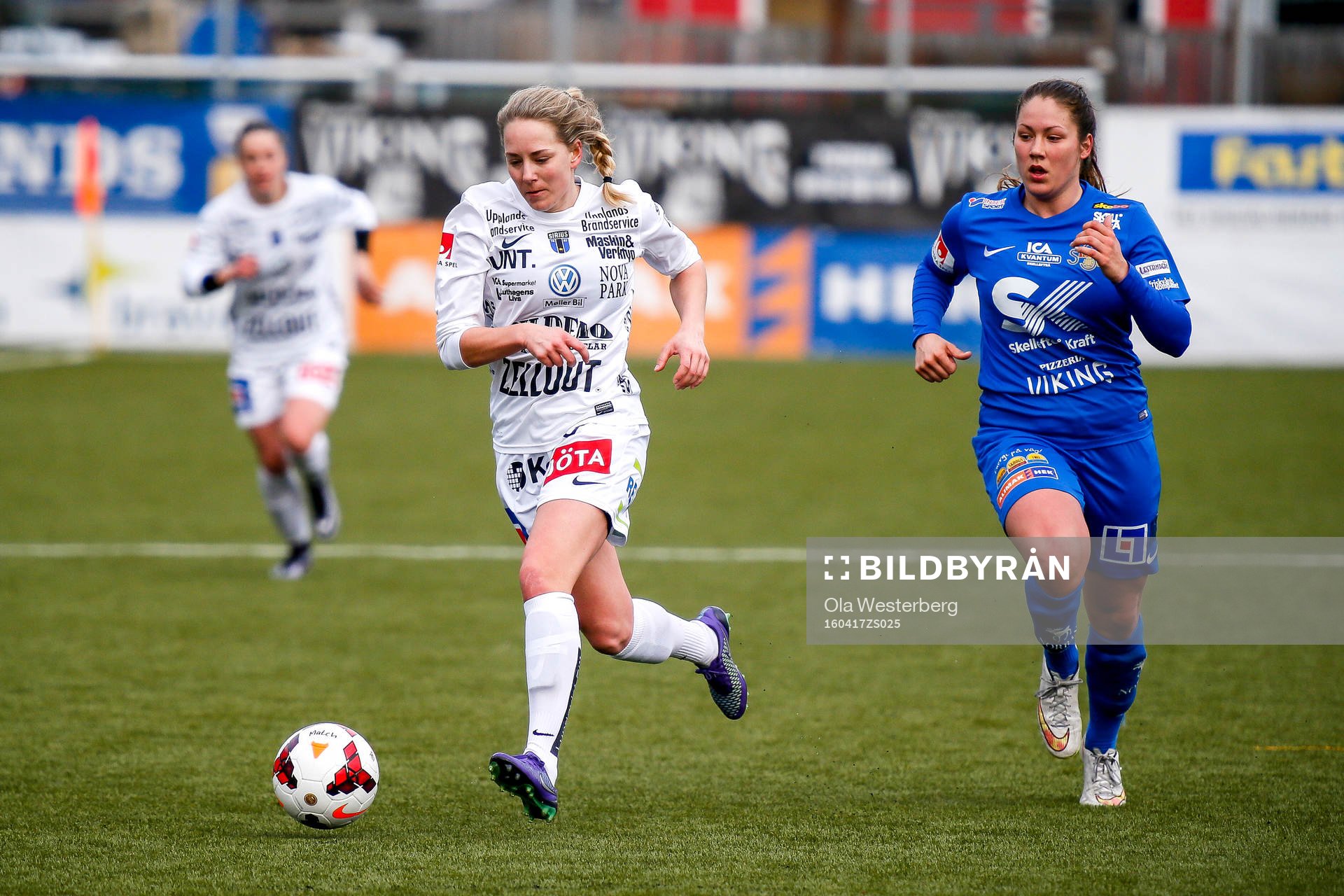 Sirius Stina Melin  i premiären av elitettan i fotboll mellan Sunnanå och Sirius den 17 april 2016 i Skellefteå.