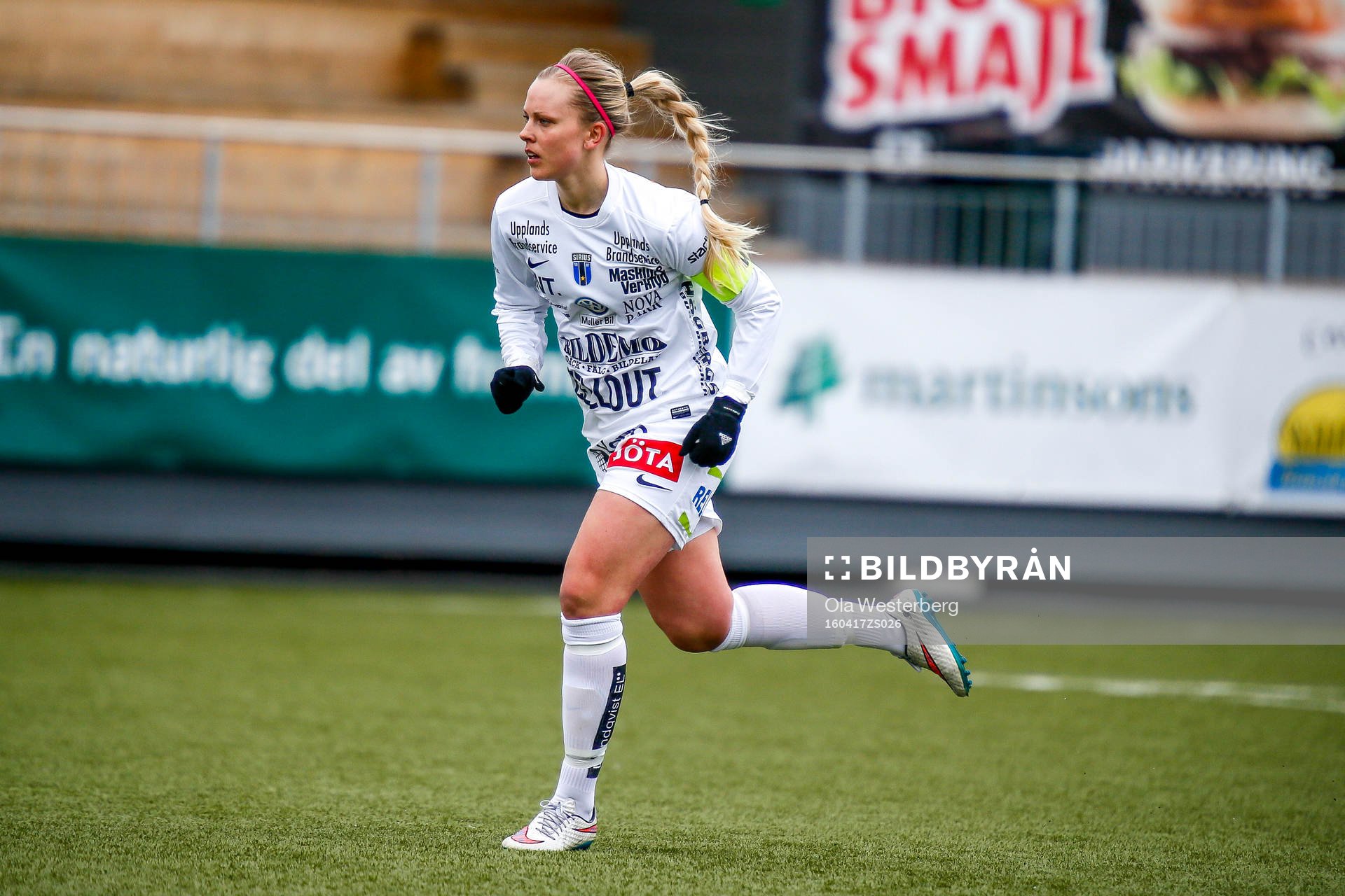 Sirius Mikaela Björklund  i premiären av elitettan i