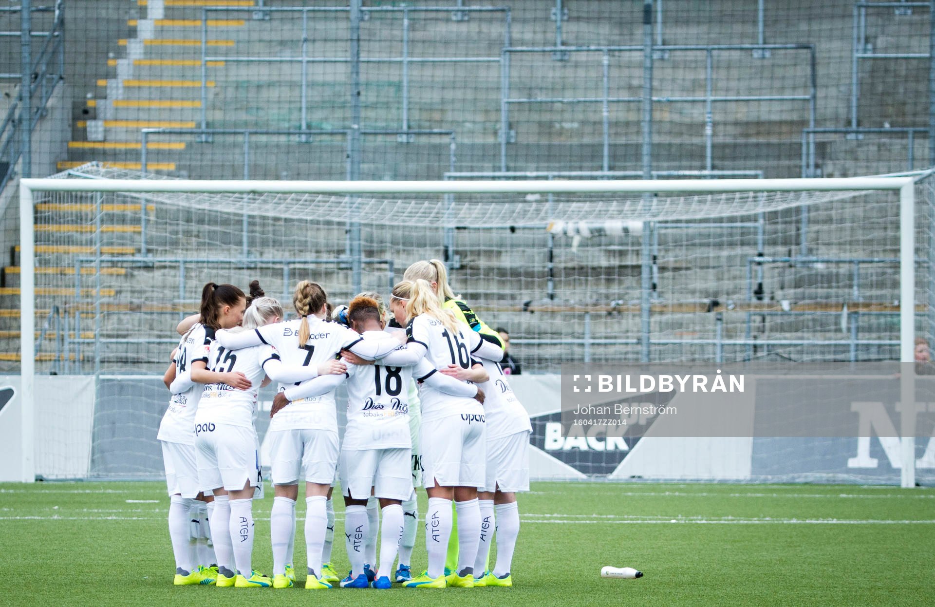Umeås startelva samlas innan avspark