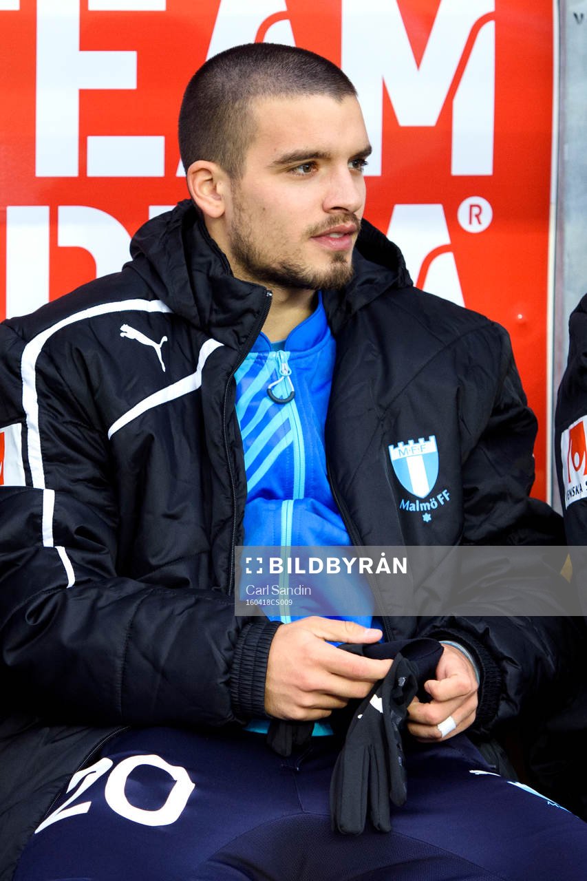 Malmö FFs Vladimir Rodic på bänken