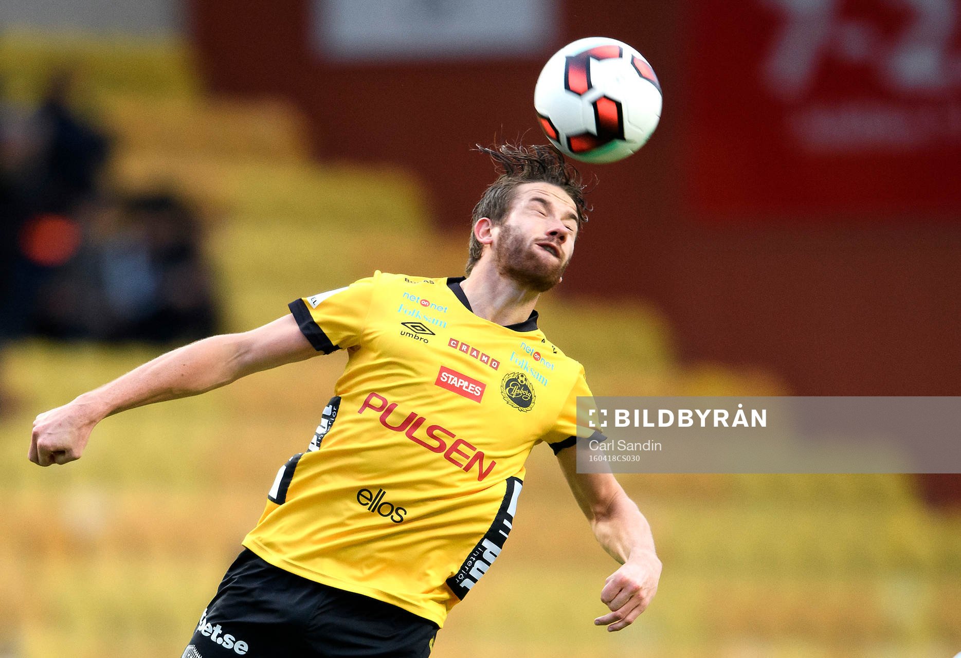 Elfsborgs Marcus Rohdén nickar en boll