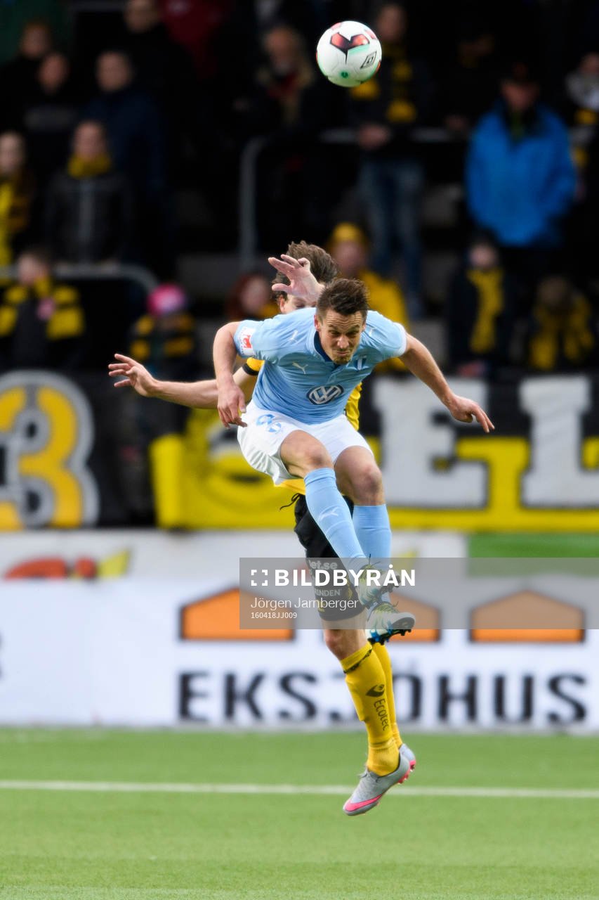 Malmö FFs Markus Rosenberg i nickduell med Elfsborgs