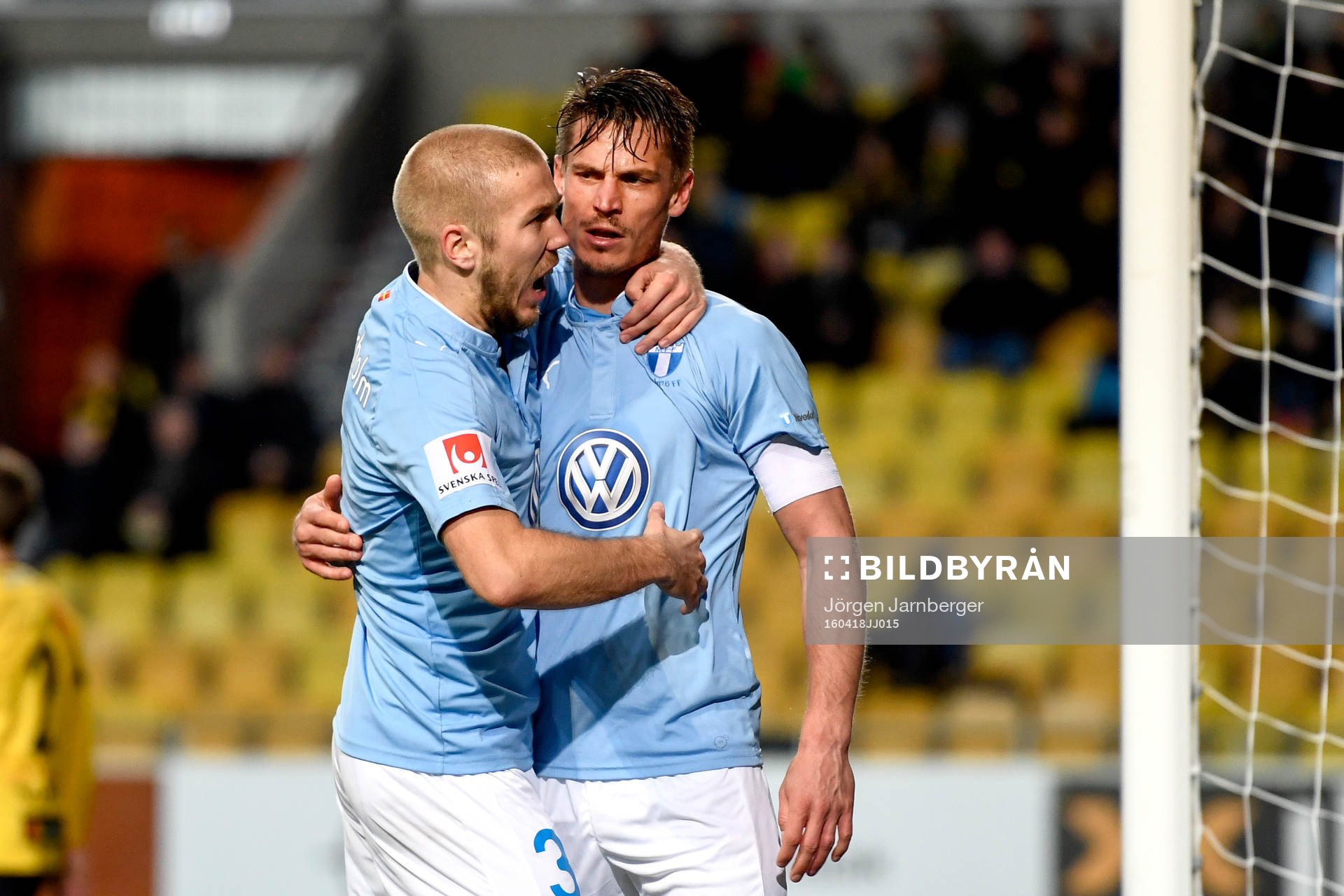 Malmö FFs Anton Tinnerholm och Markus Rosenberg jublar