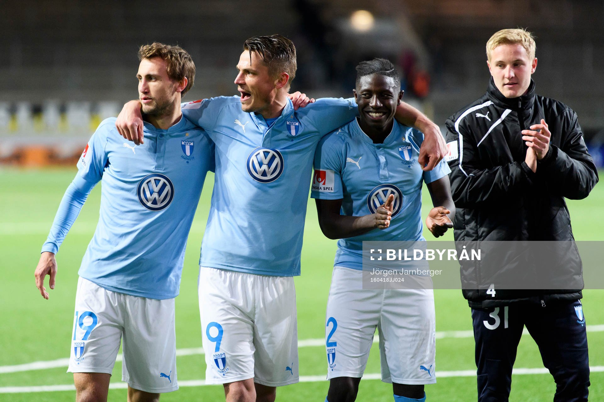 Malmö FFs Magnus Wolff Eikrem, Markus Rosenberg och Pa Konate jublar efter fotbollsmatchen i Allsvenskan mellan Elfsborg och Malmö FF den 18 april 2016 i BORÅS.